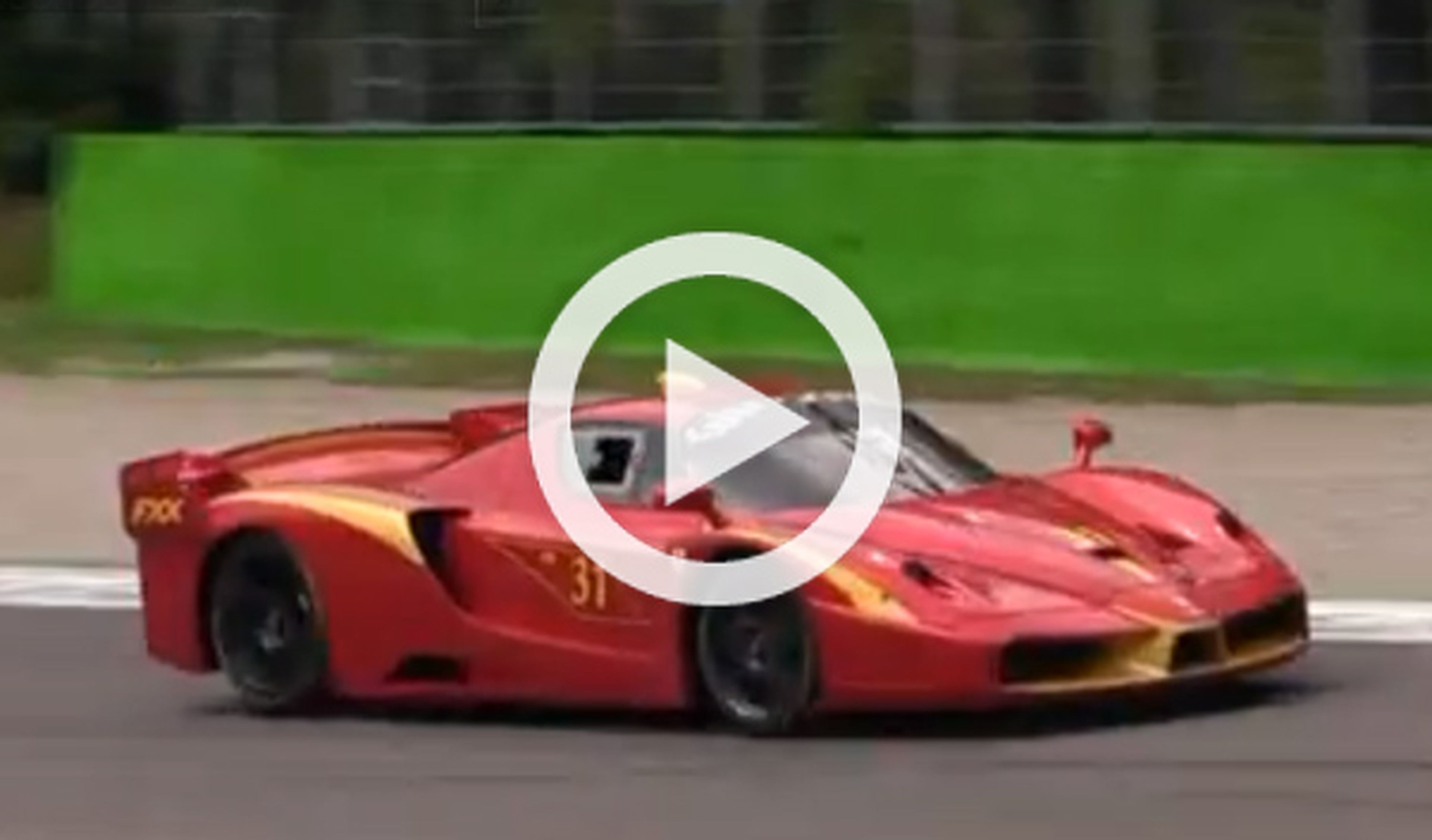 Varios Ferrari FXX a fondo en Monza: ¡bestial!