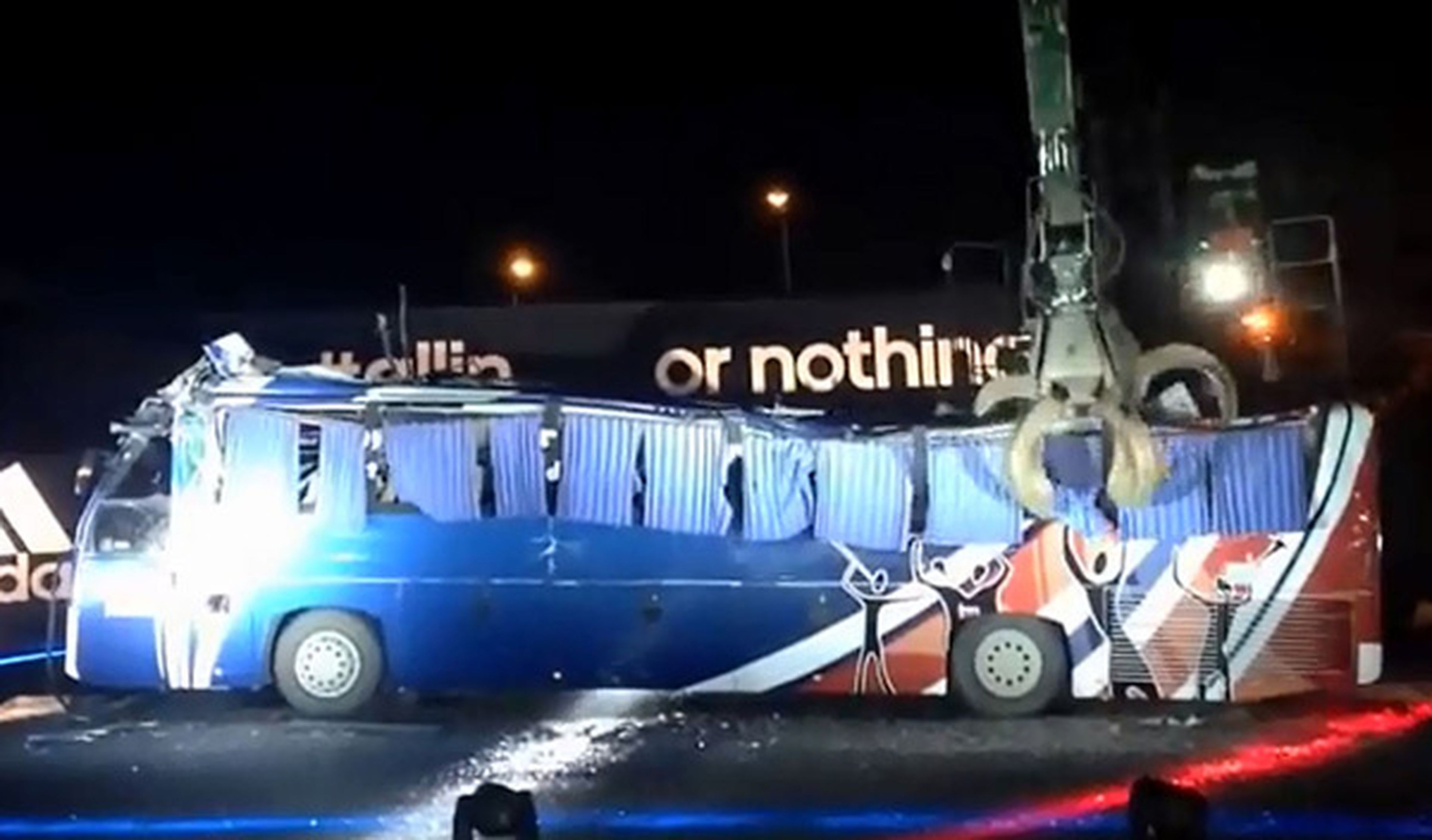 Francia destroza el autobús que usó en Sudáfrica