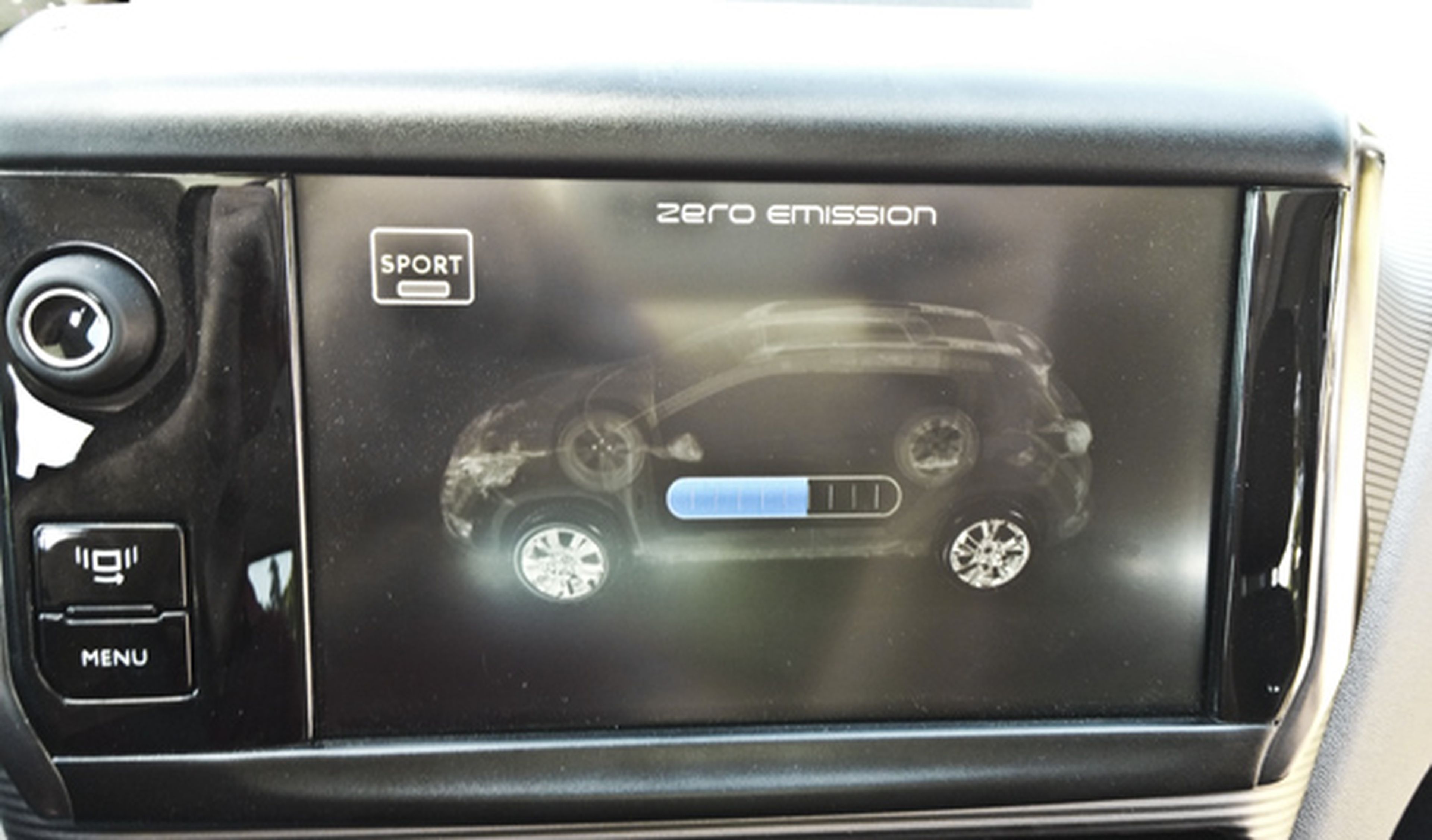 Peugeot 2008 hybrid air pantalla
