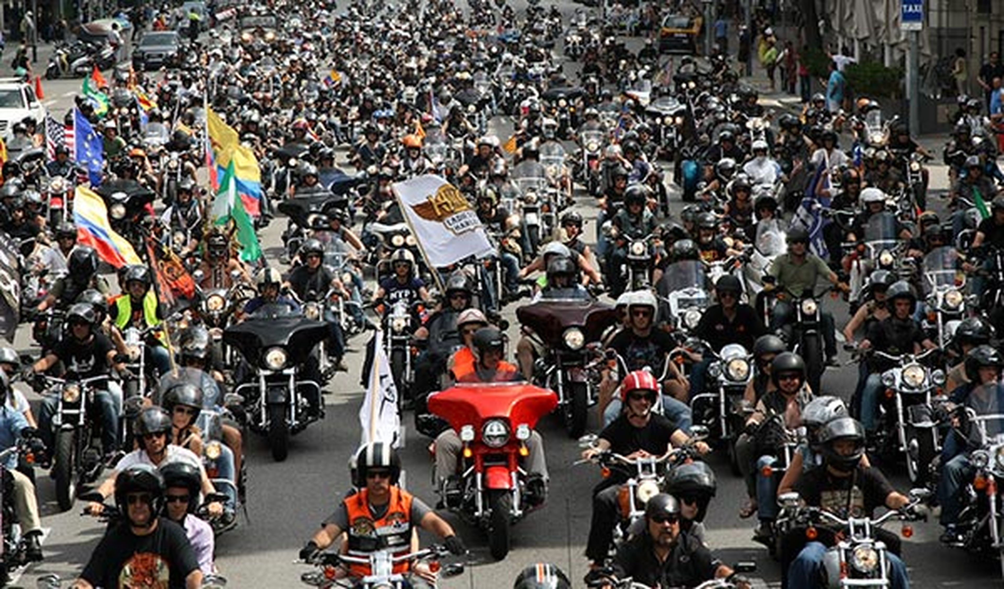12.000 motos en la despedida de Barcelona Harley Days 2014