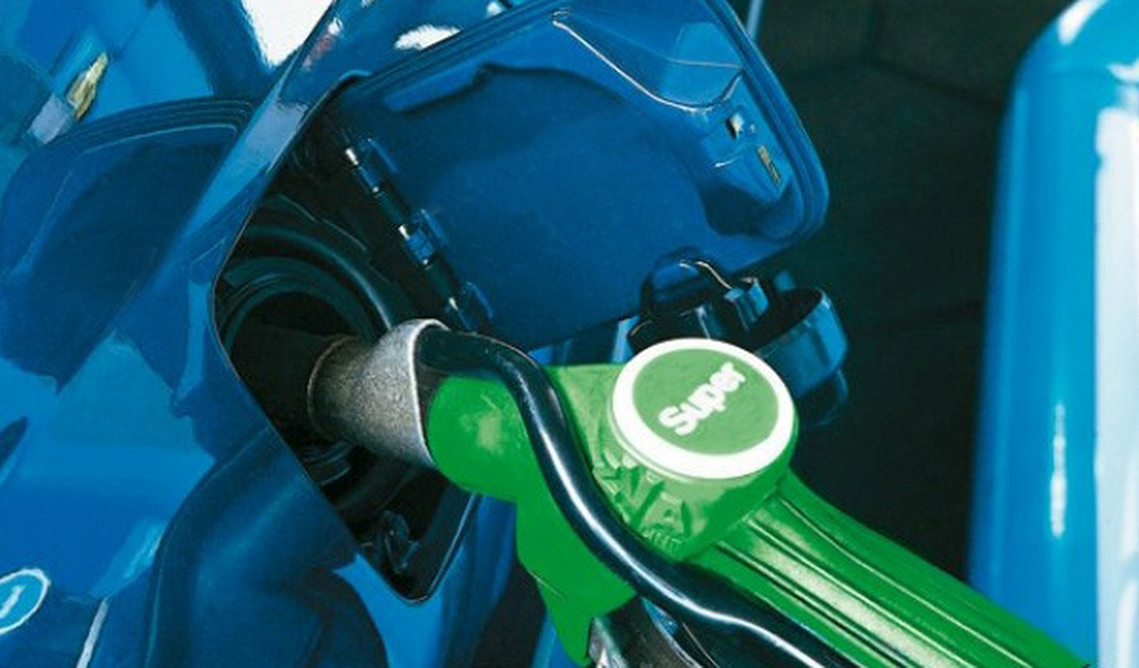 Los precios de la gasolina y el diésel bajan ligeramente