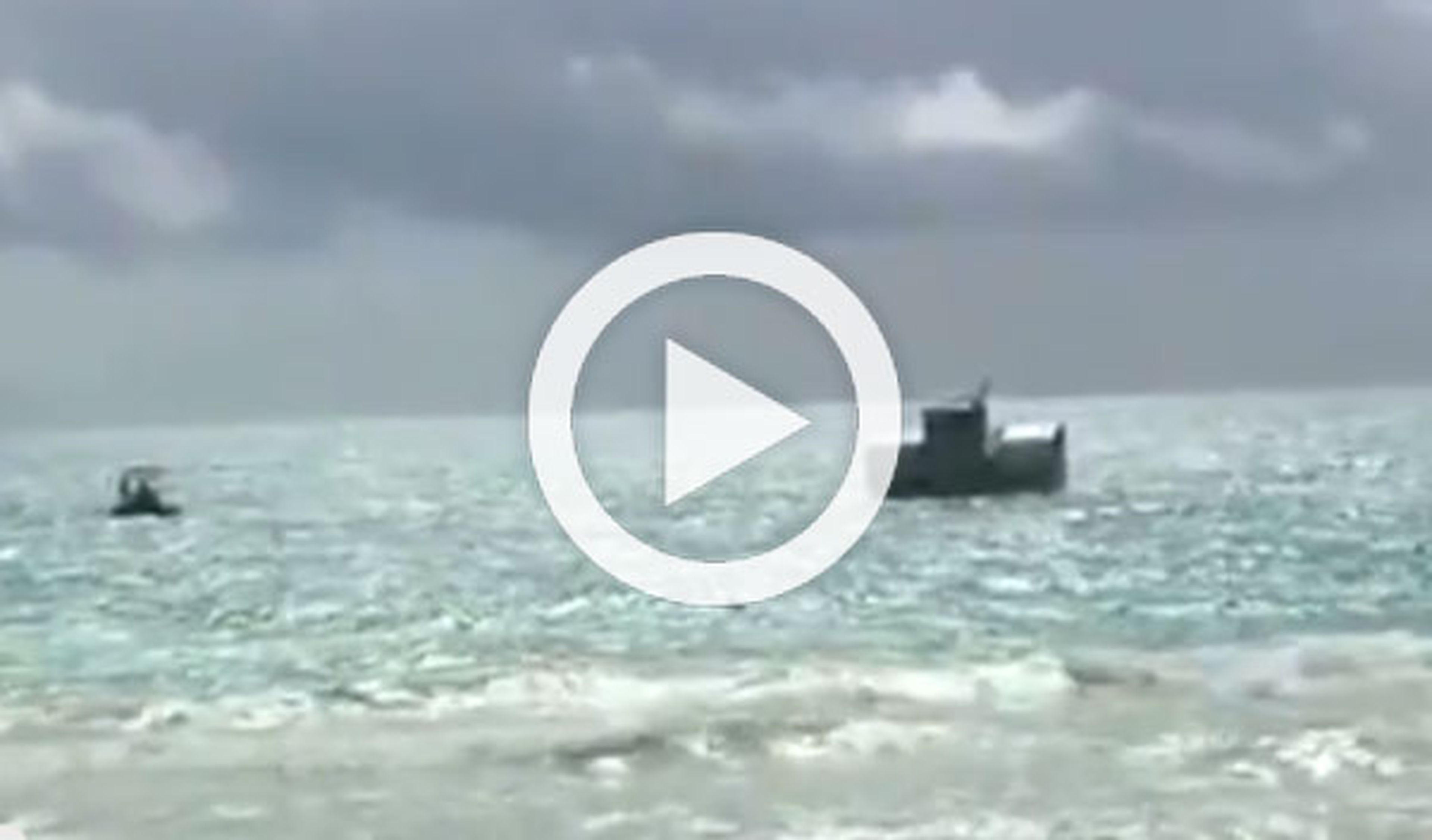 Marines crean un aerodeslizador a partir de un barco