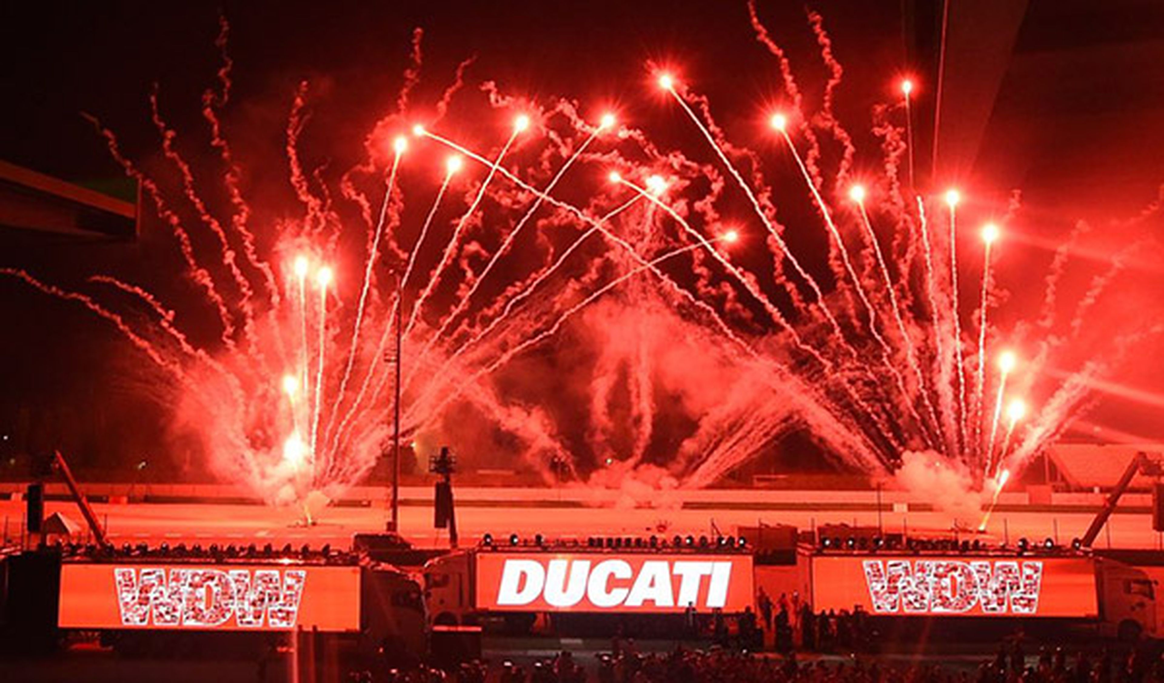 World Ducati Week 2014 fuegos
