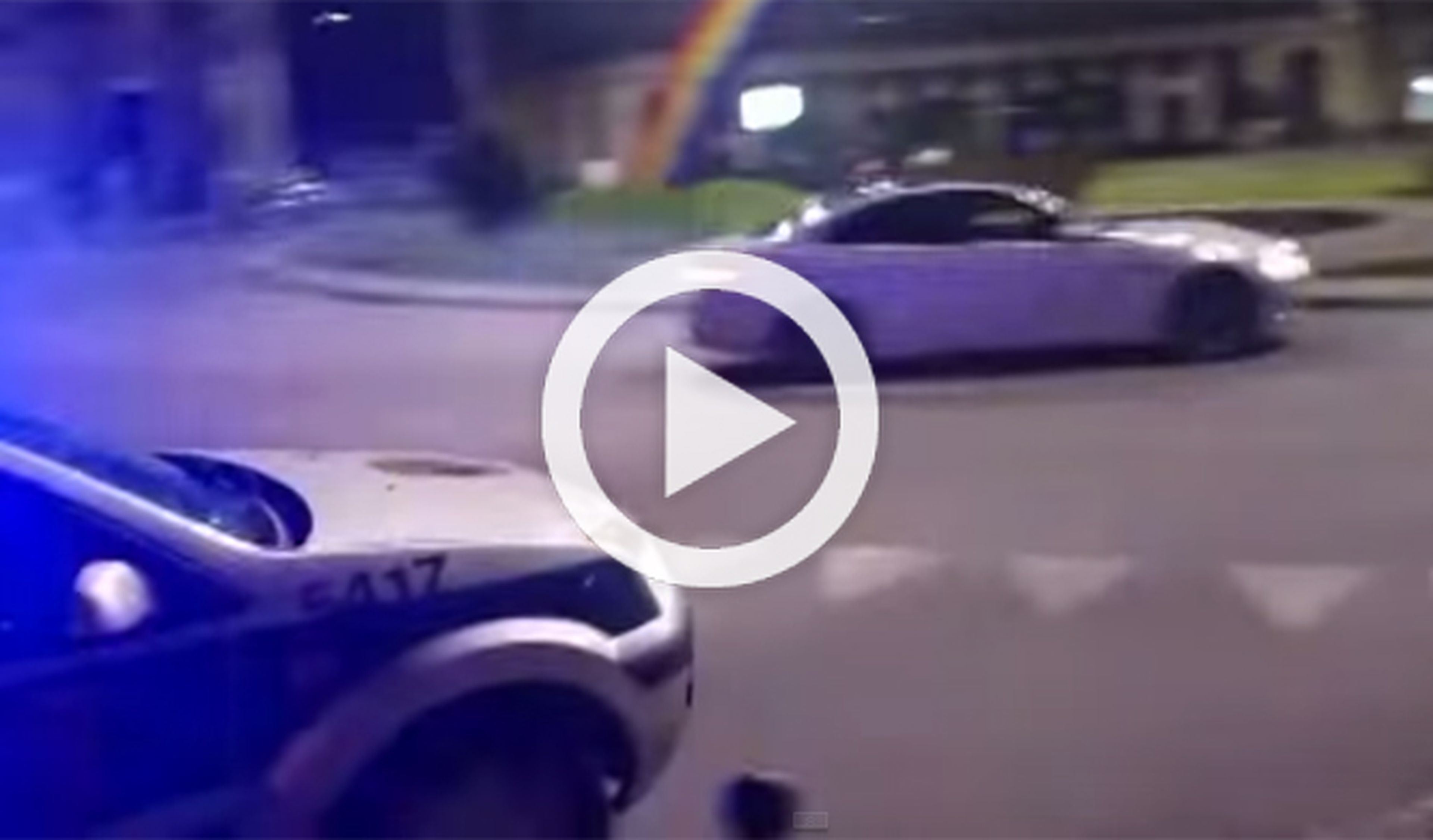 El conductor de un BMW M3 vacila a la Policía derrapando