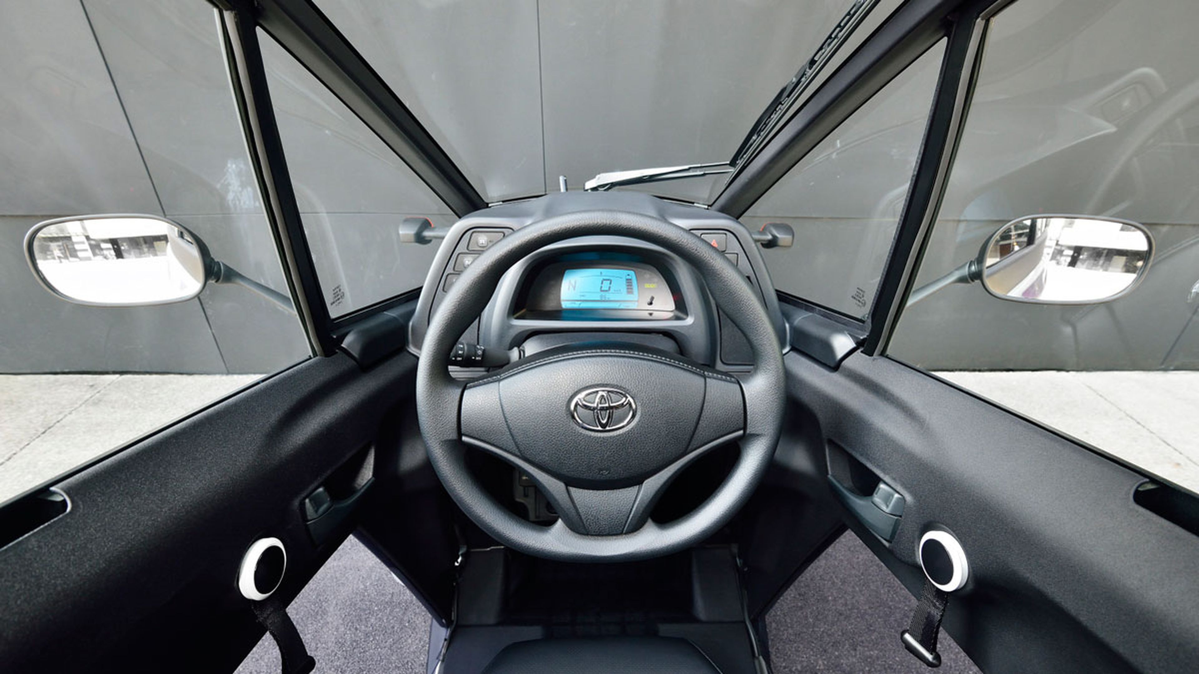Toyota i-Road interior