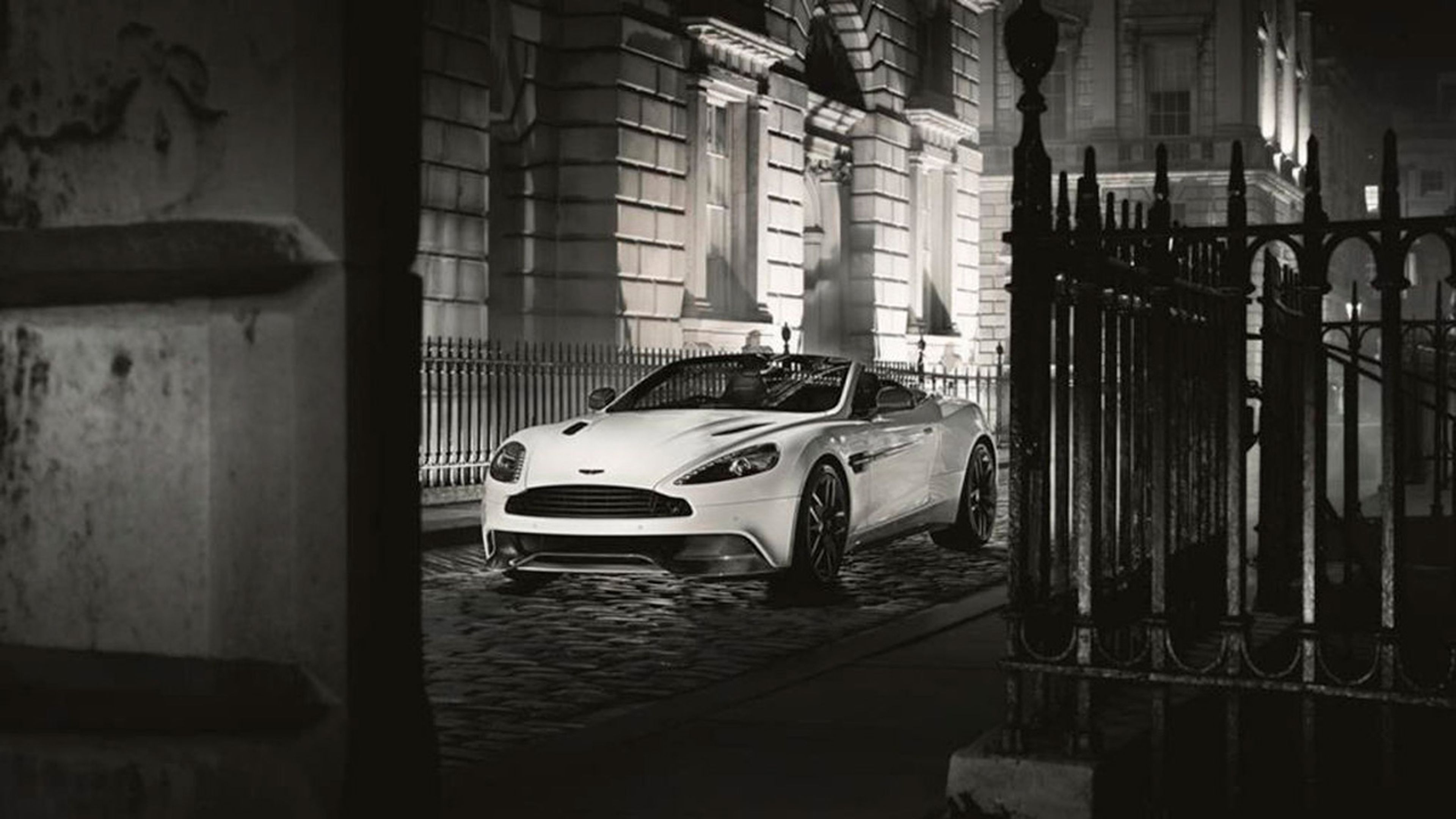 Aston Martin Vanquish Carbon Edition cabrio delantera