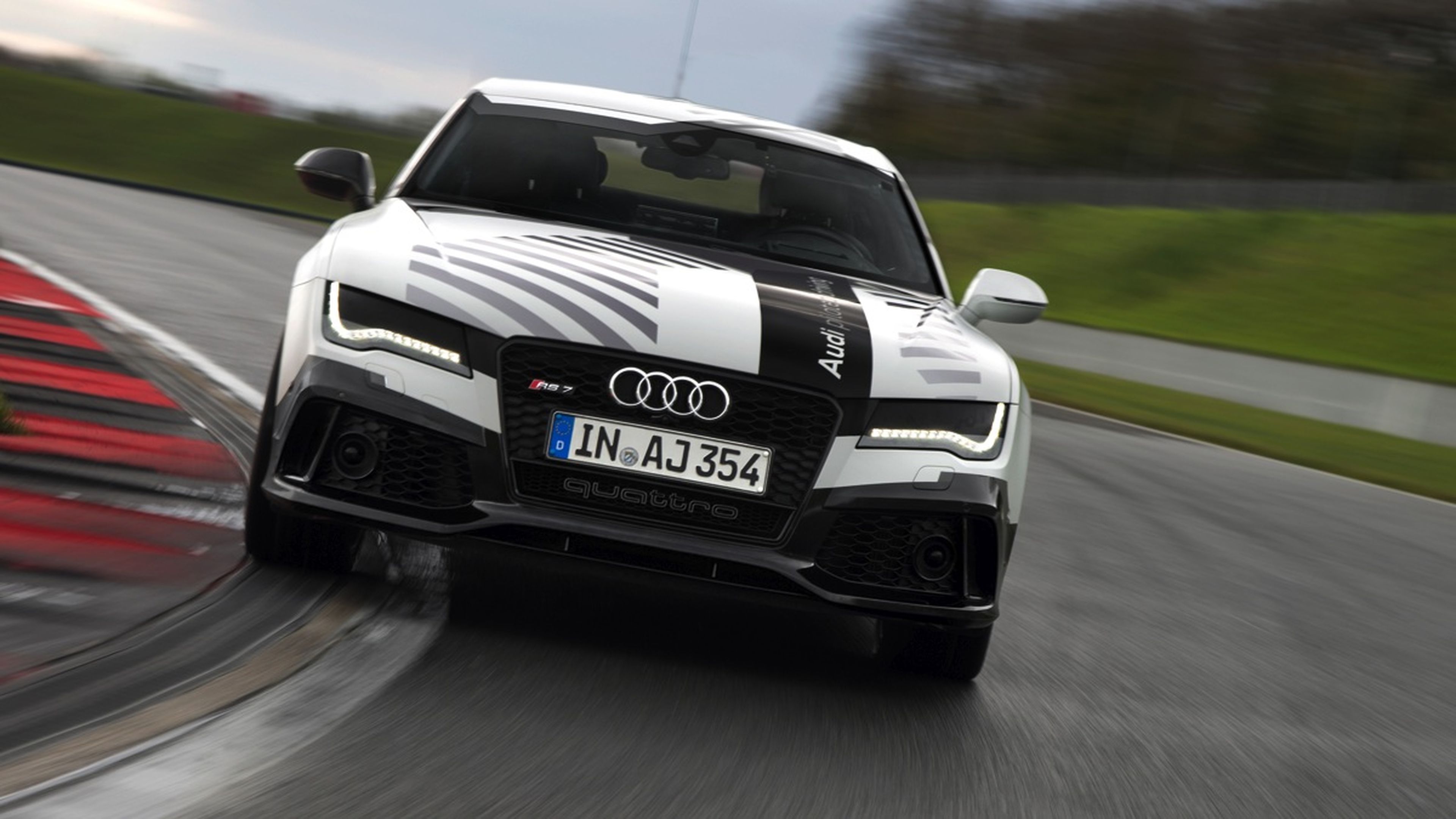Audi RS7 circuito sin conductor frontal