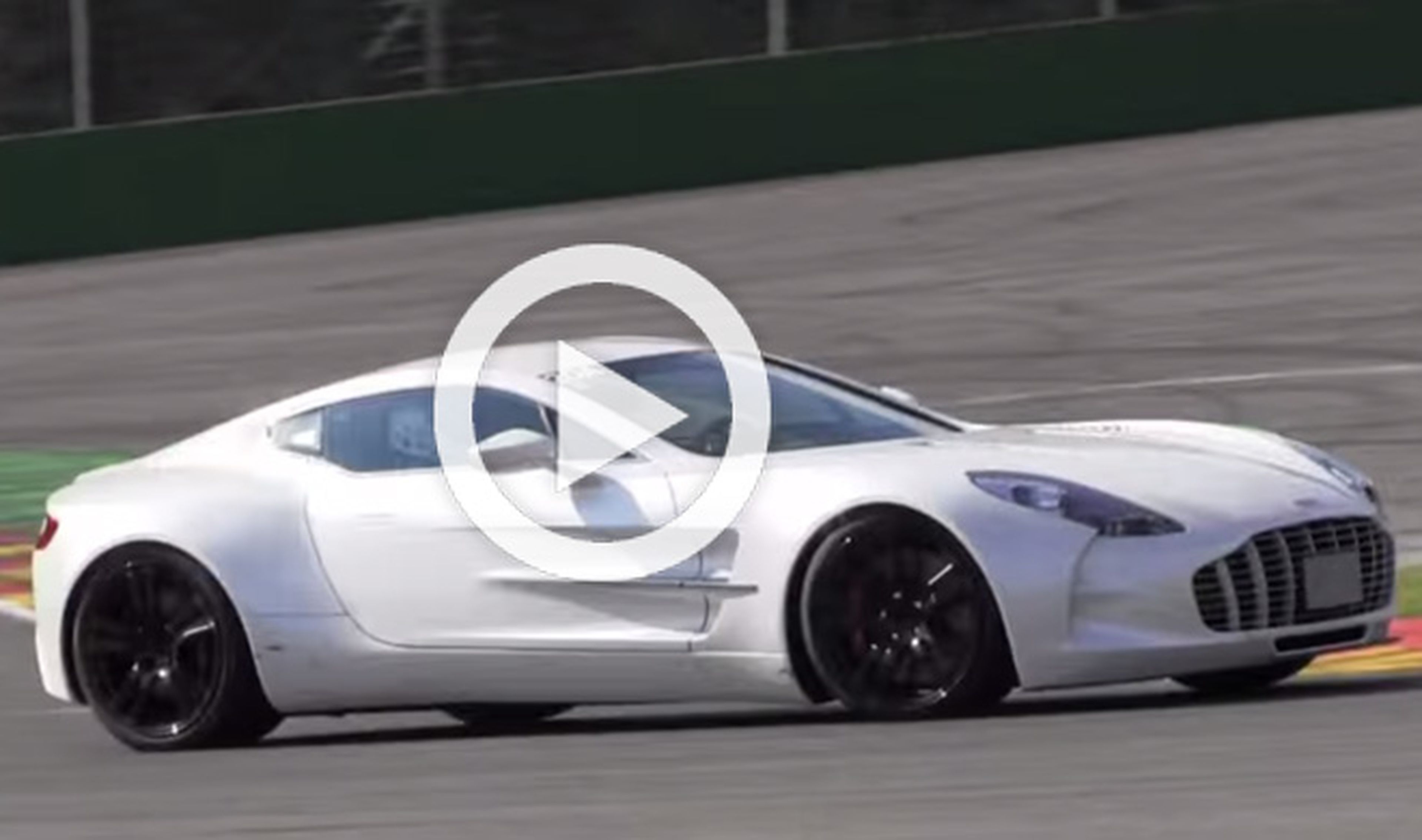 Video: cinco Aston Martin One-77 a toda velocidad por Spa
