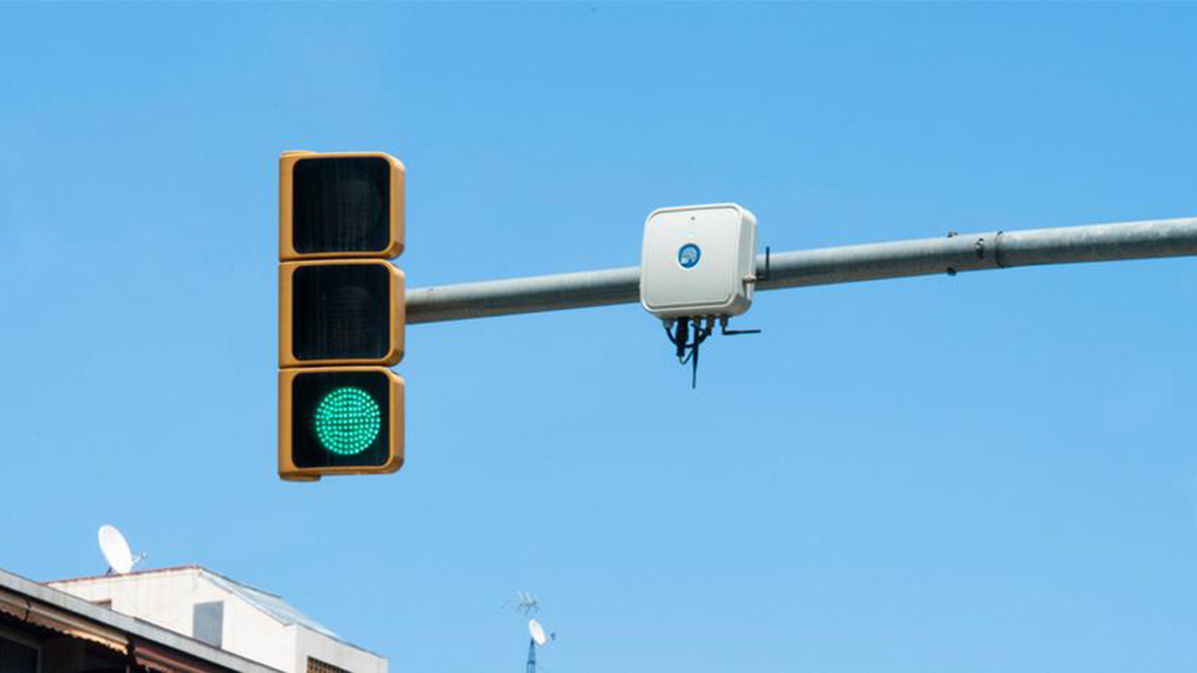 Barcelona implantará semáforos inteligentes