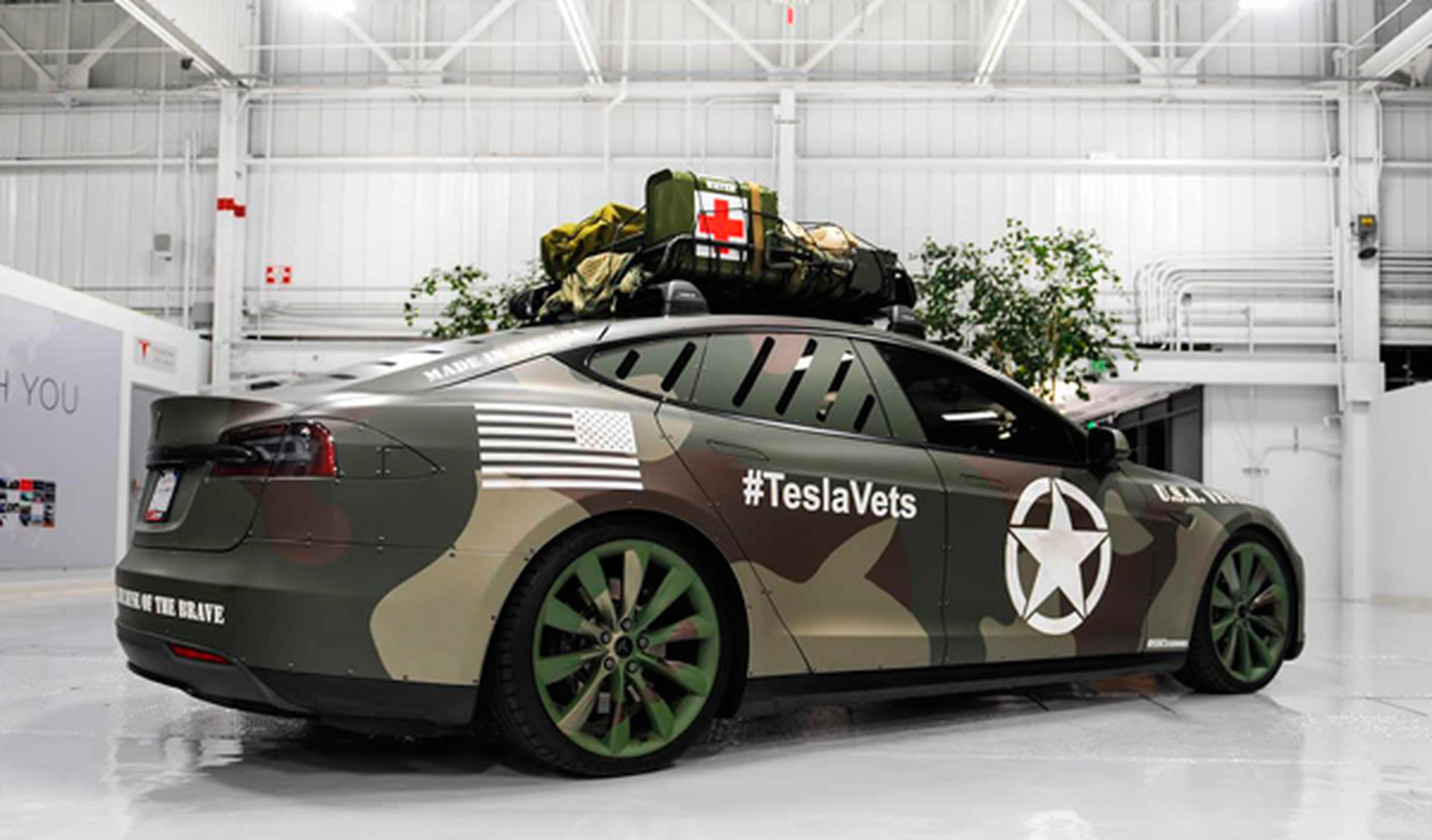 Tesla Model S exclusivo en memoria de veteranos de guerra