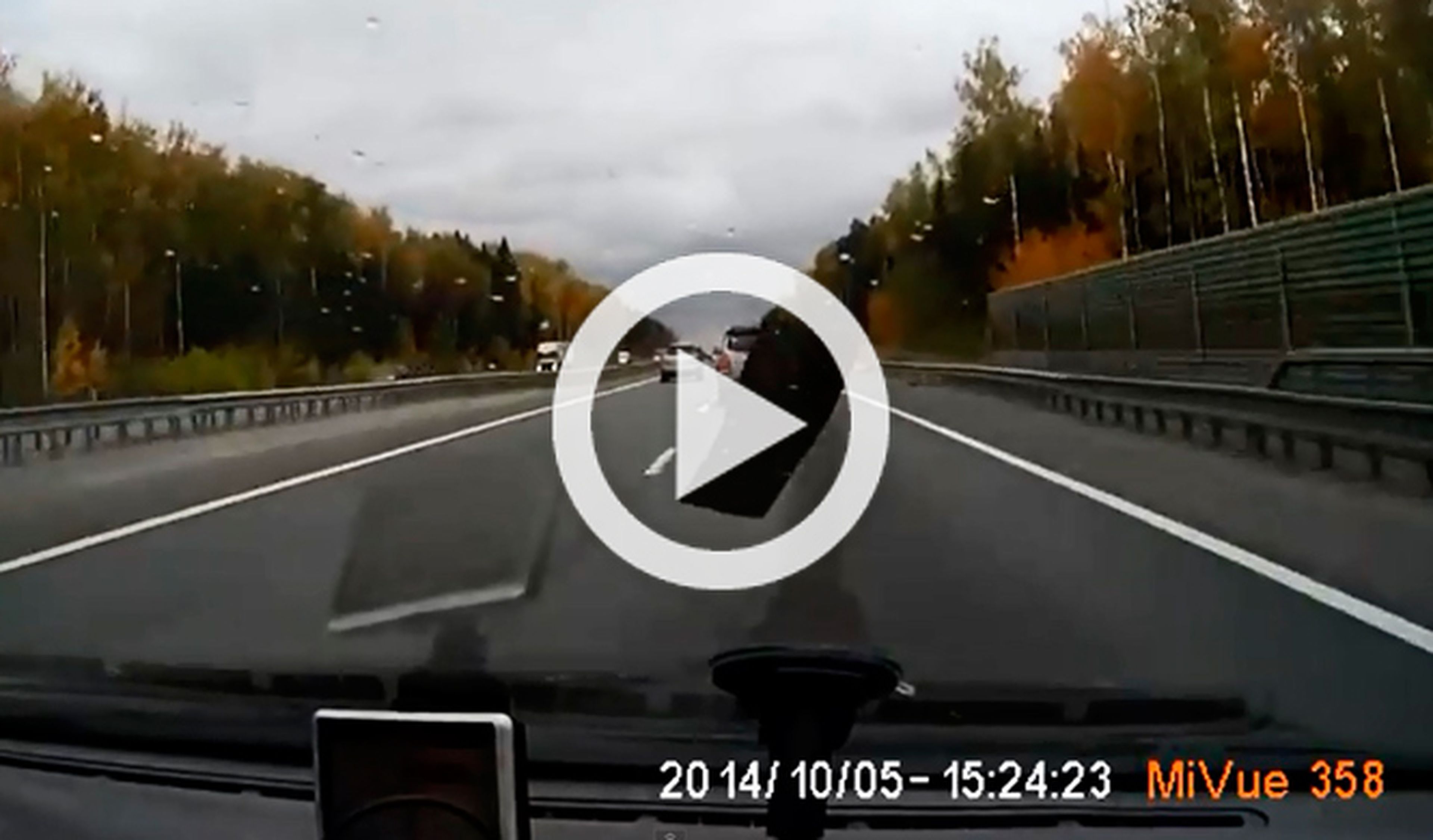 Vídeo: Objetos que te pueden saltar al coche en carretera