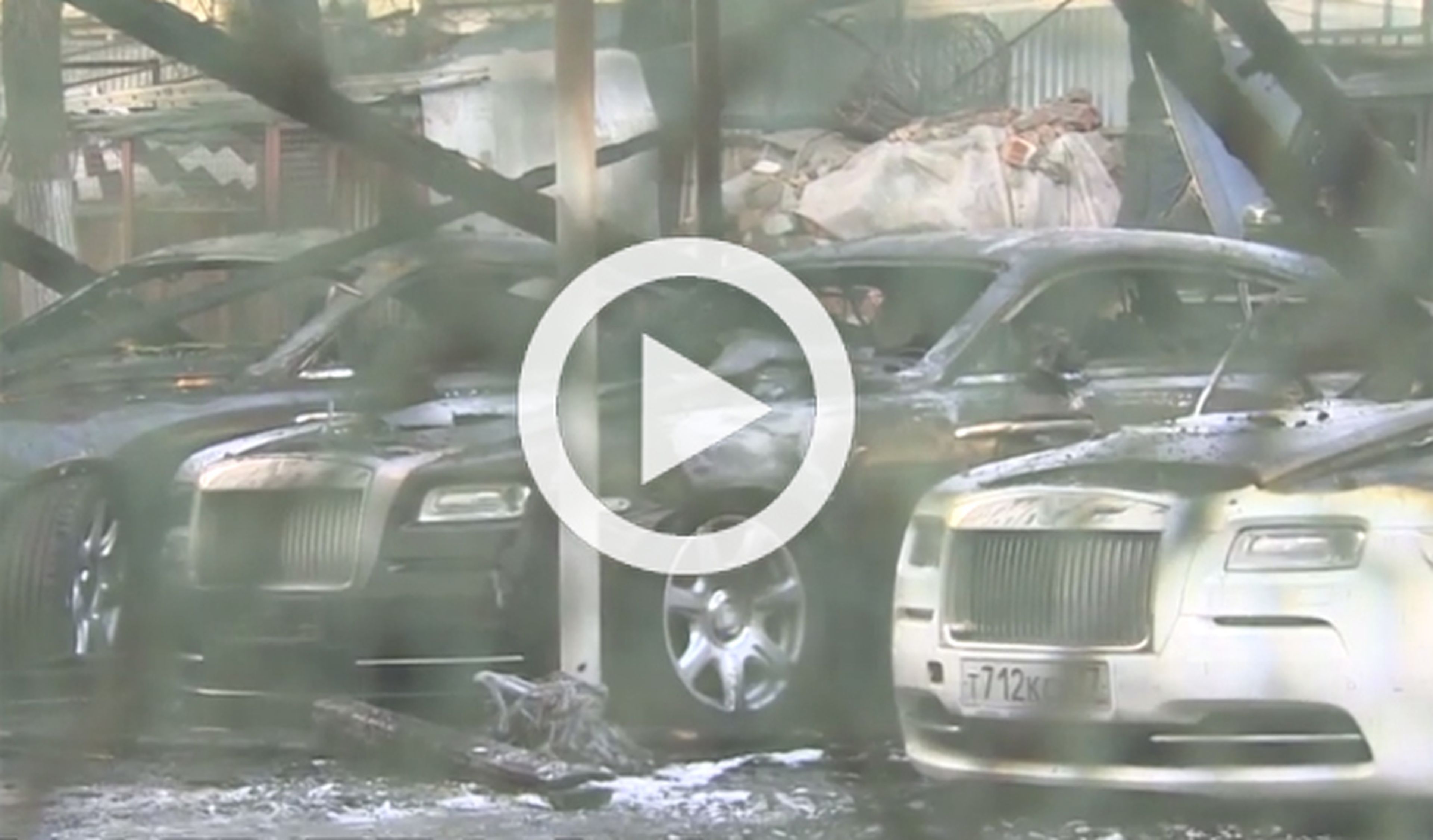 Un incendio destruye 12 coches de gama alta del mismo dueño