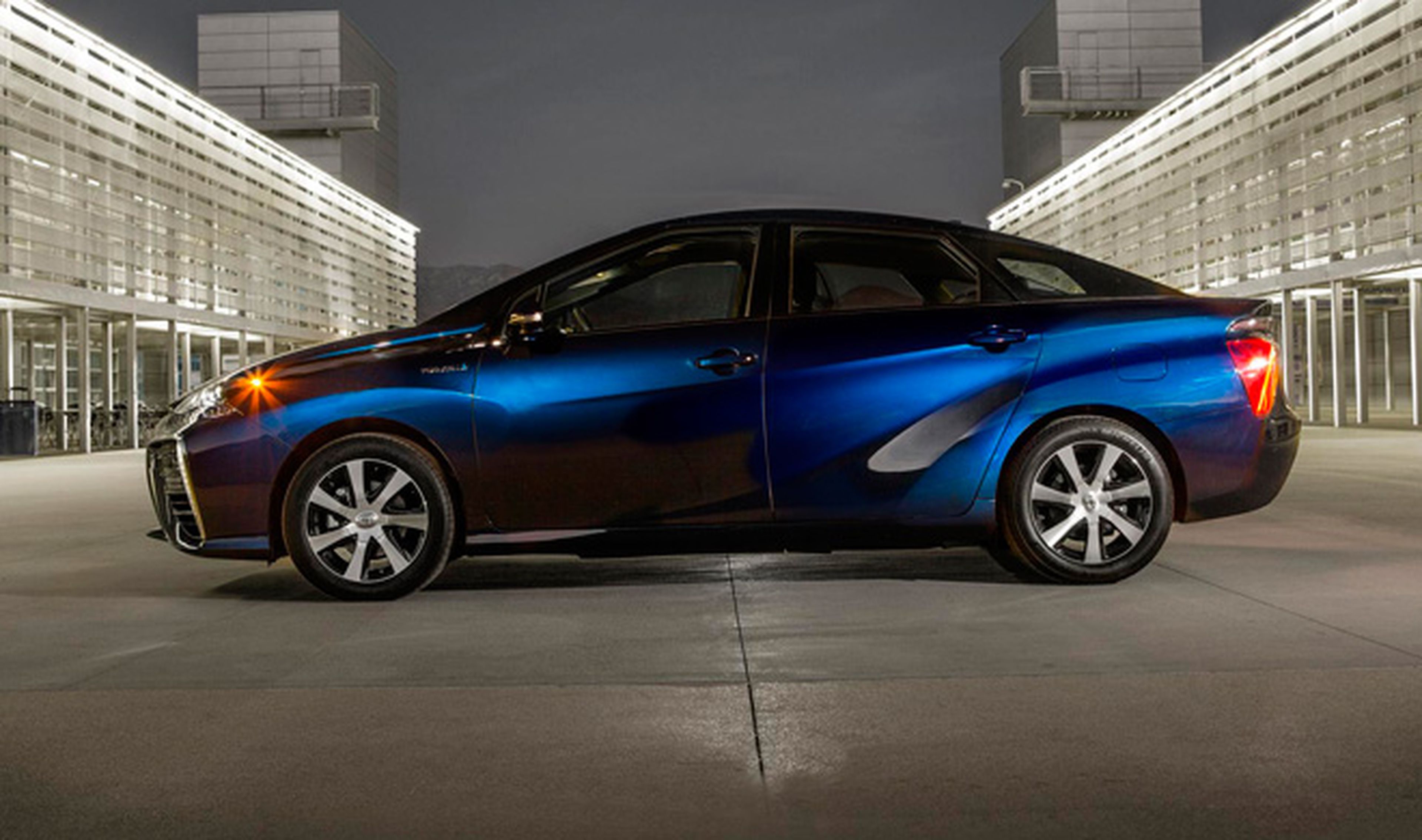 Toyota quiere coches con pila de combustible baratos