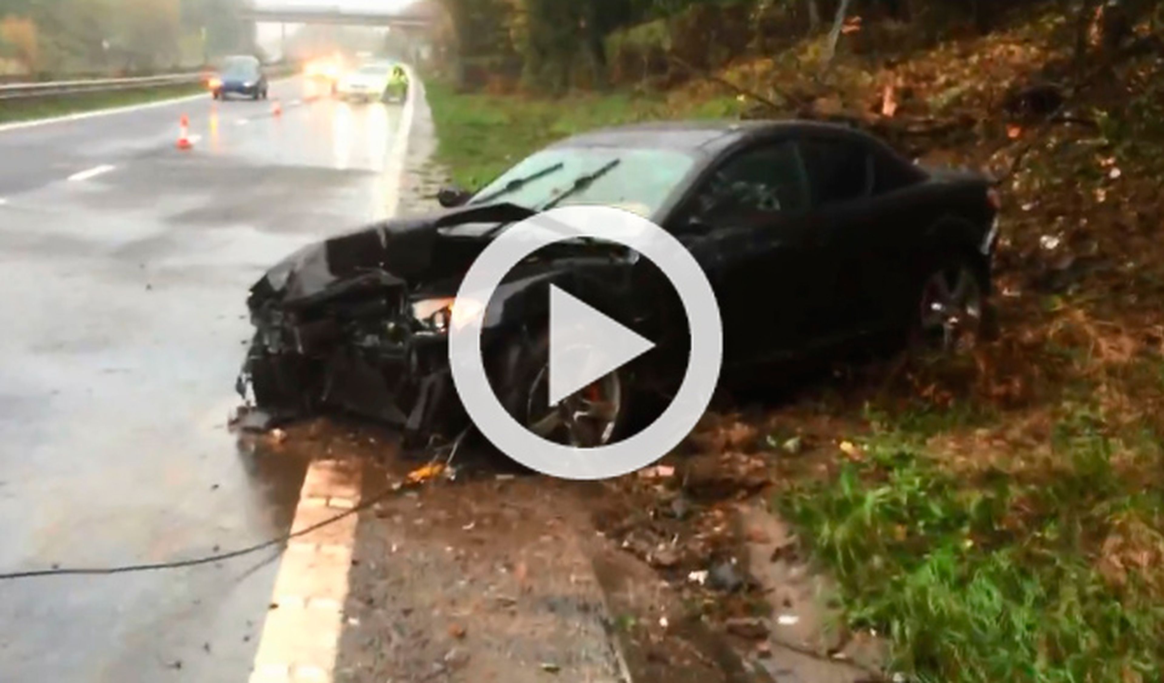 Vídeo: el conductor de un Mazda RX-8 sufre 'acuaplaning'