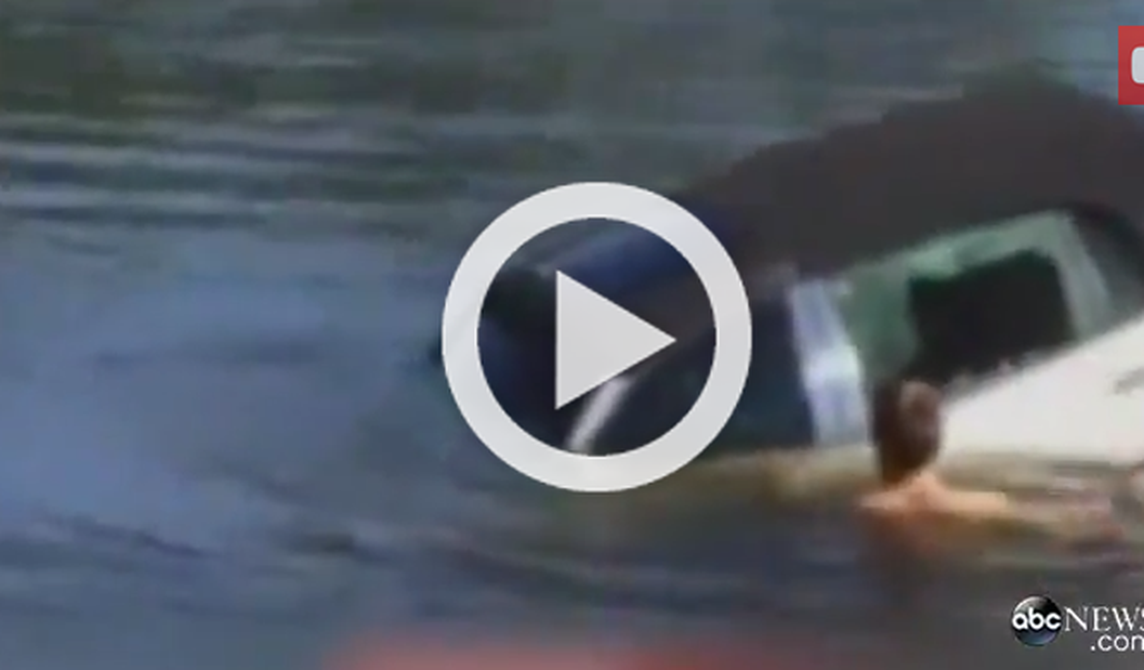 Vídeo: salva a un anciano de morir ahogado en su coche