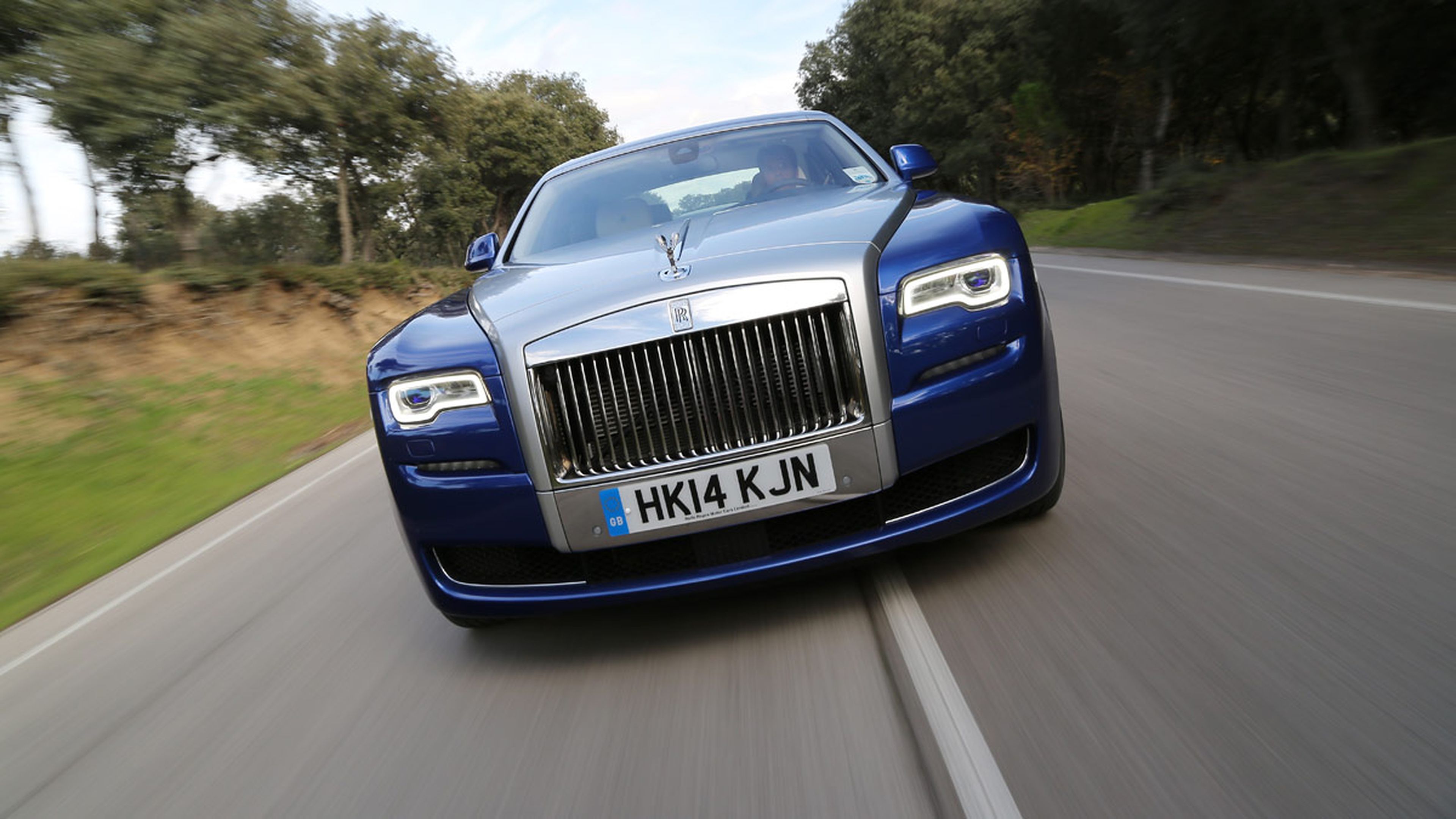 El Rolls-Royce verde y dorado de Mansory: difícil de mirar