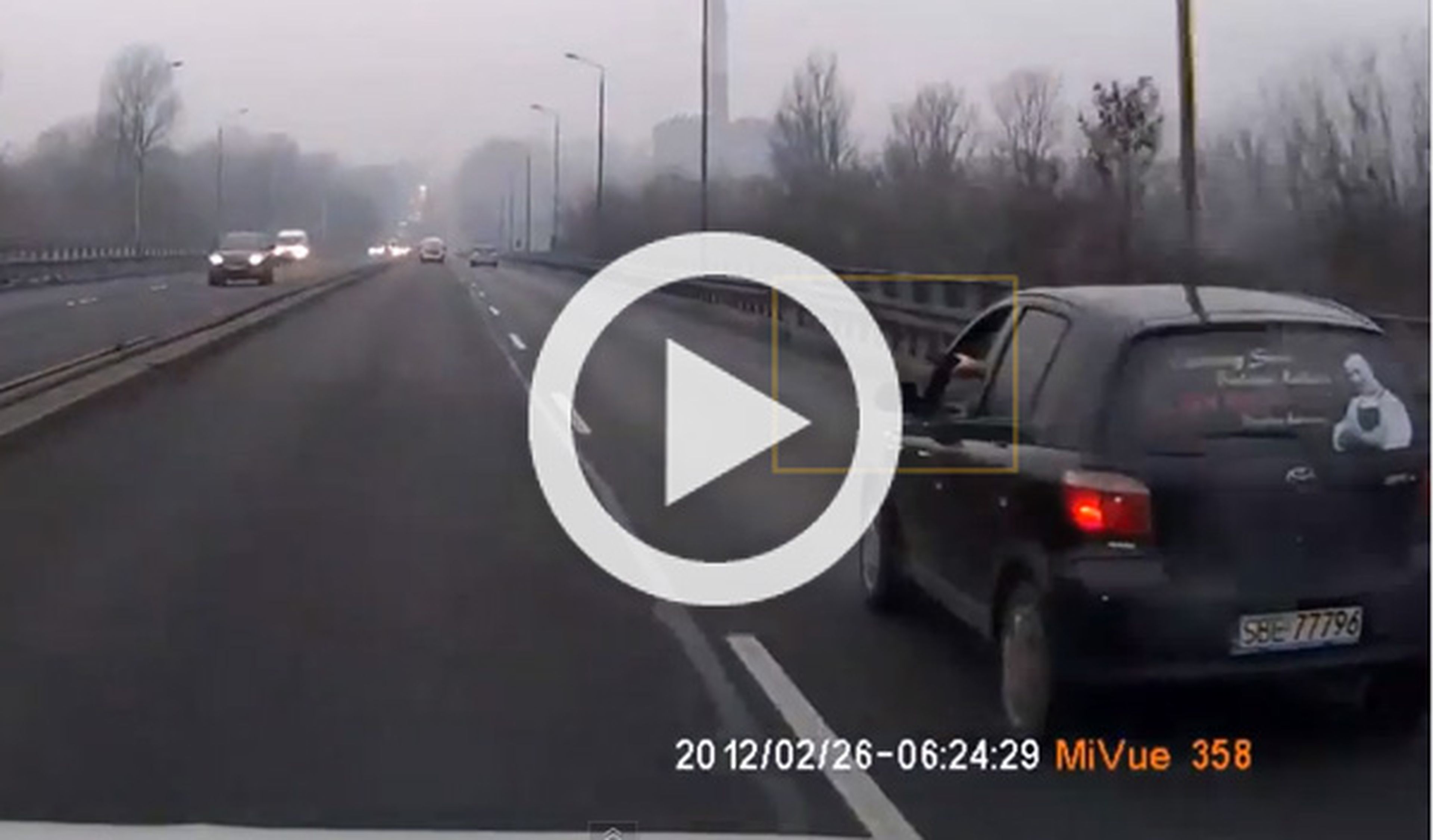 Vídeo: un conductor enfadado saca una pistola y dispara
