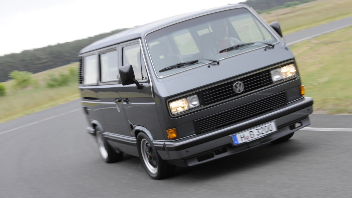 Porsche B32: un... ¿Porsche monovolumen o SuperVW T3 ...