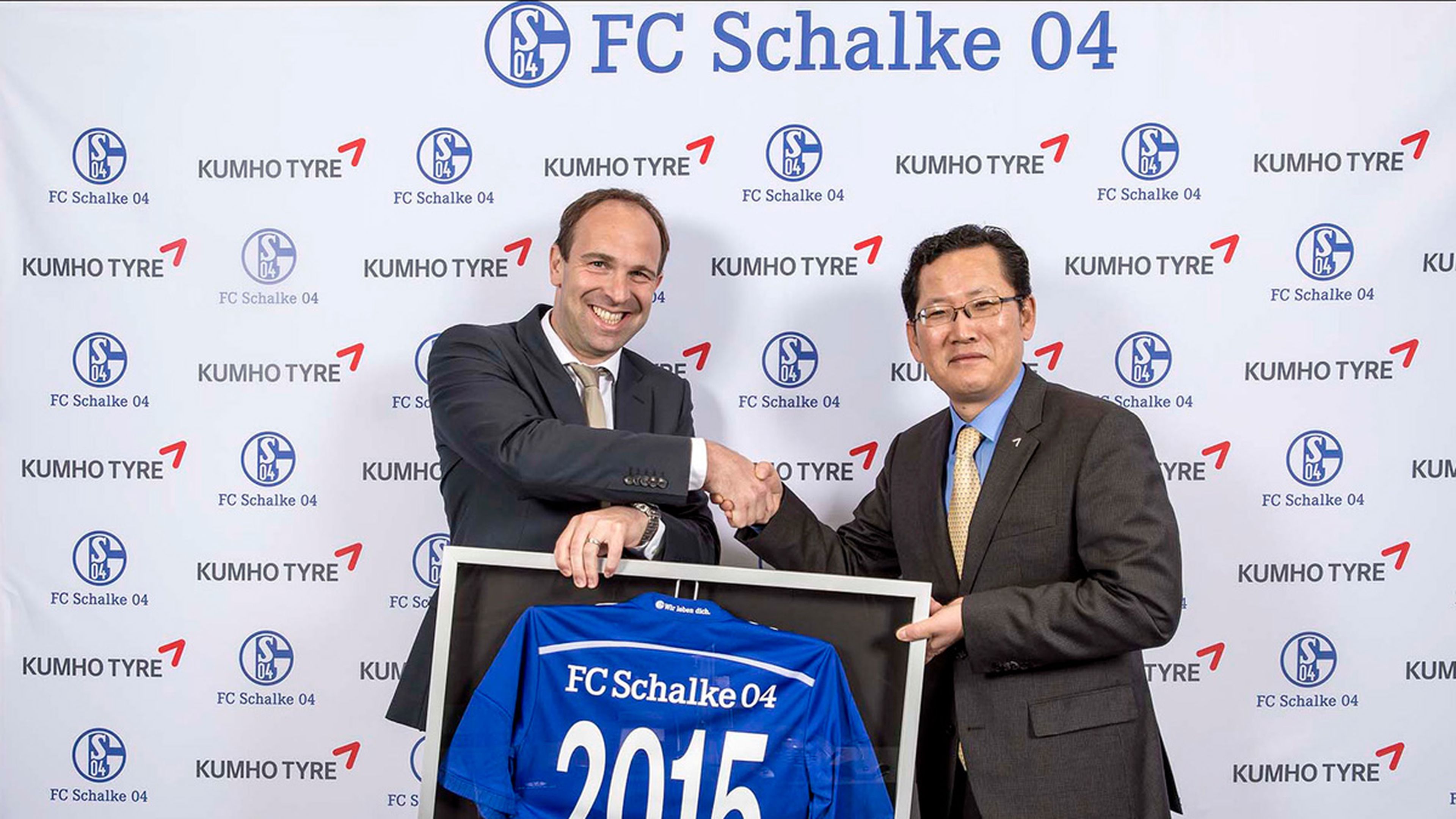 Kumho Tyre, patrocinador del FC Schalke 04