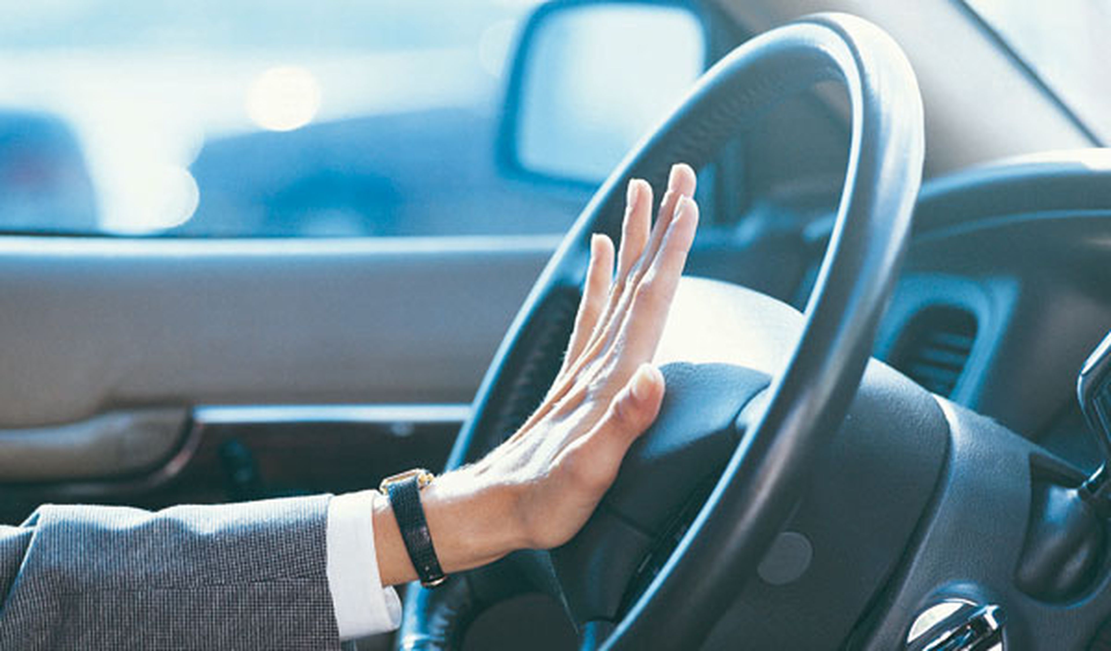 Las cinco conductas que más cabrean al volante