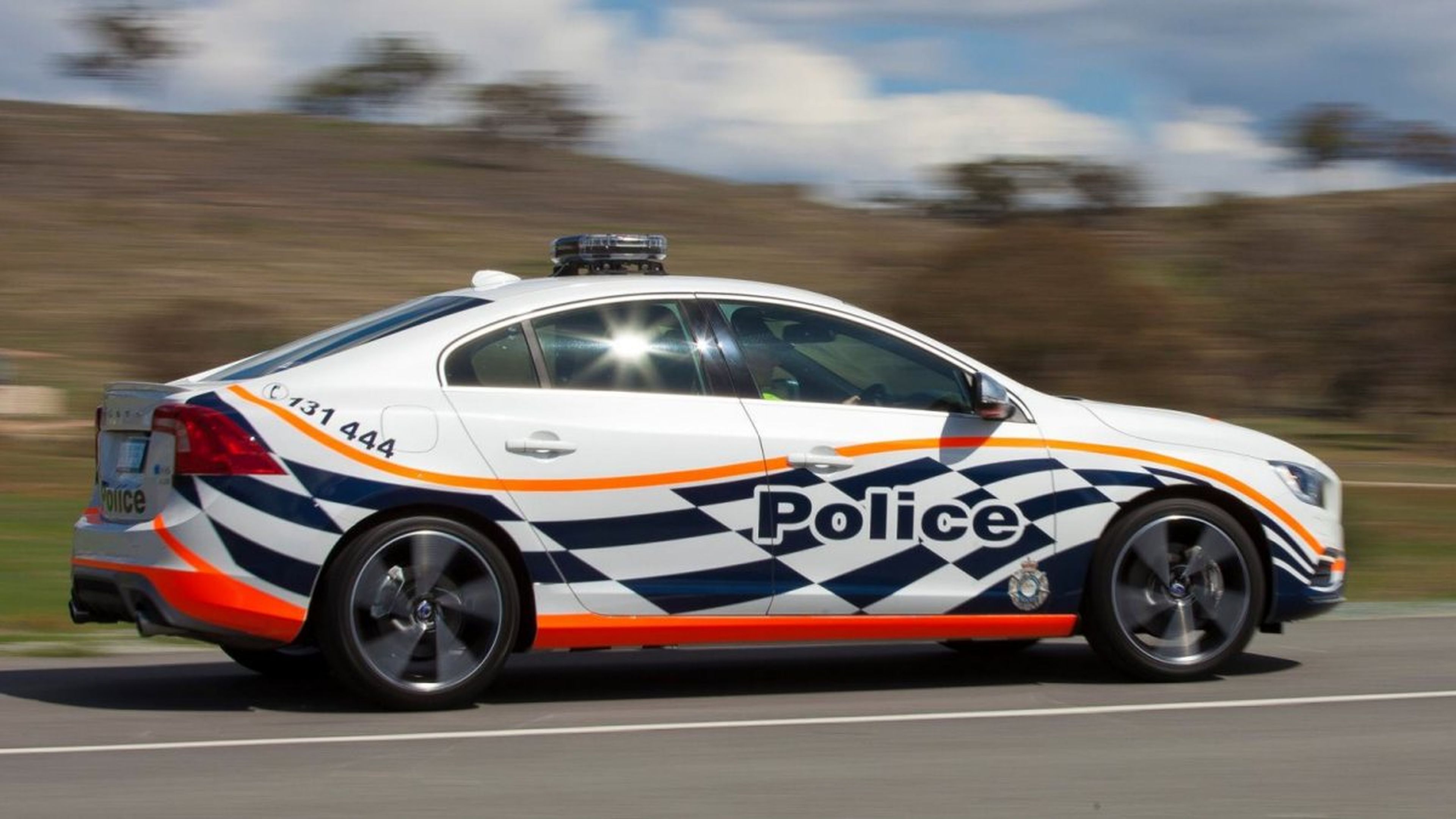 Volvo S60 T6 tuneado para la policía australiana dinámica
