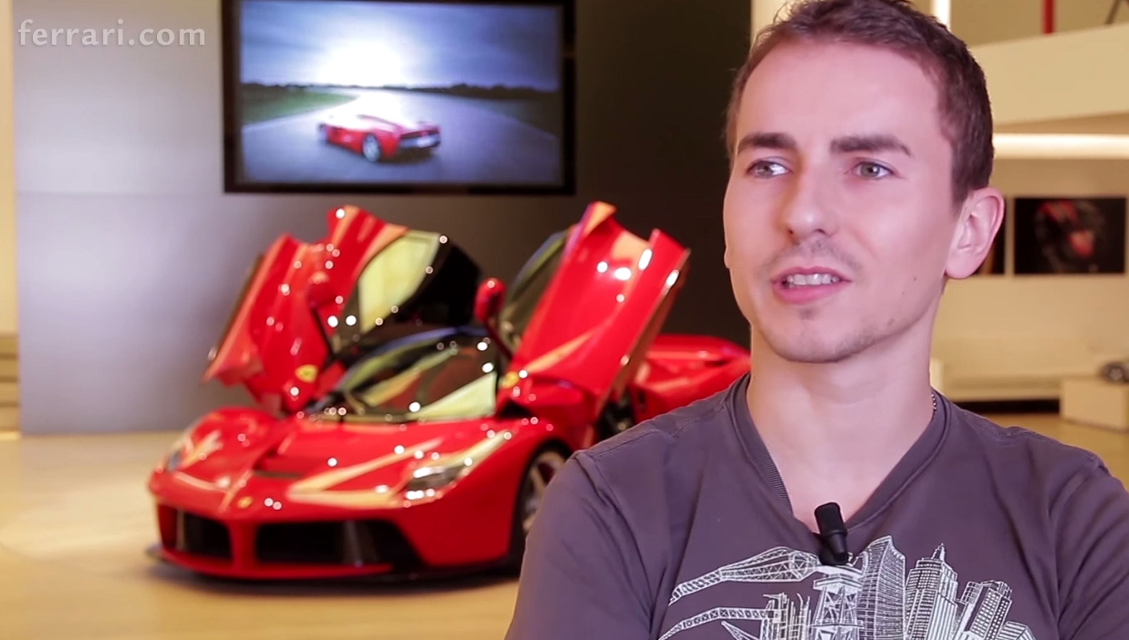 A Jorge Lorenzo le encanta el Ferrari LaFerrari
