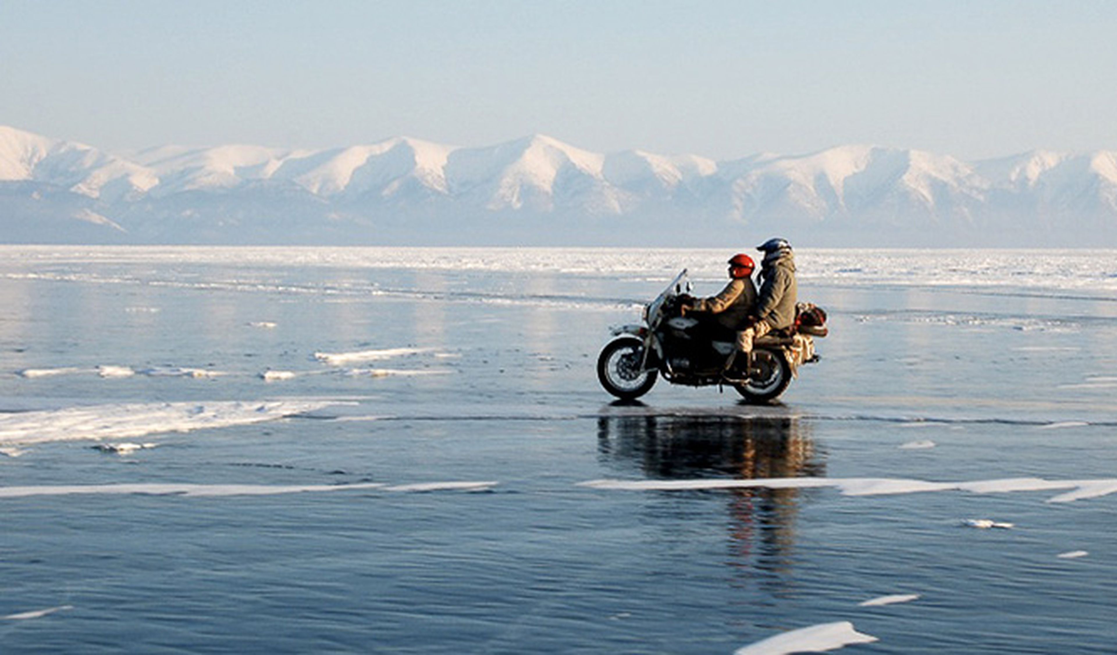 'The Ice Run', una loca aventura en moto por Siberia