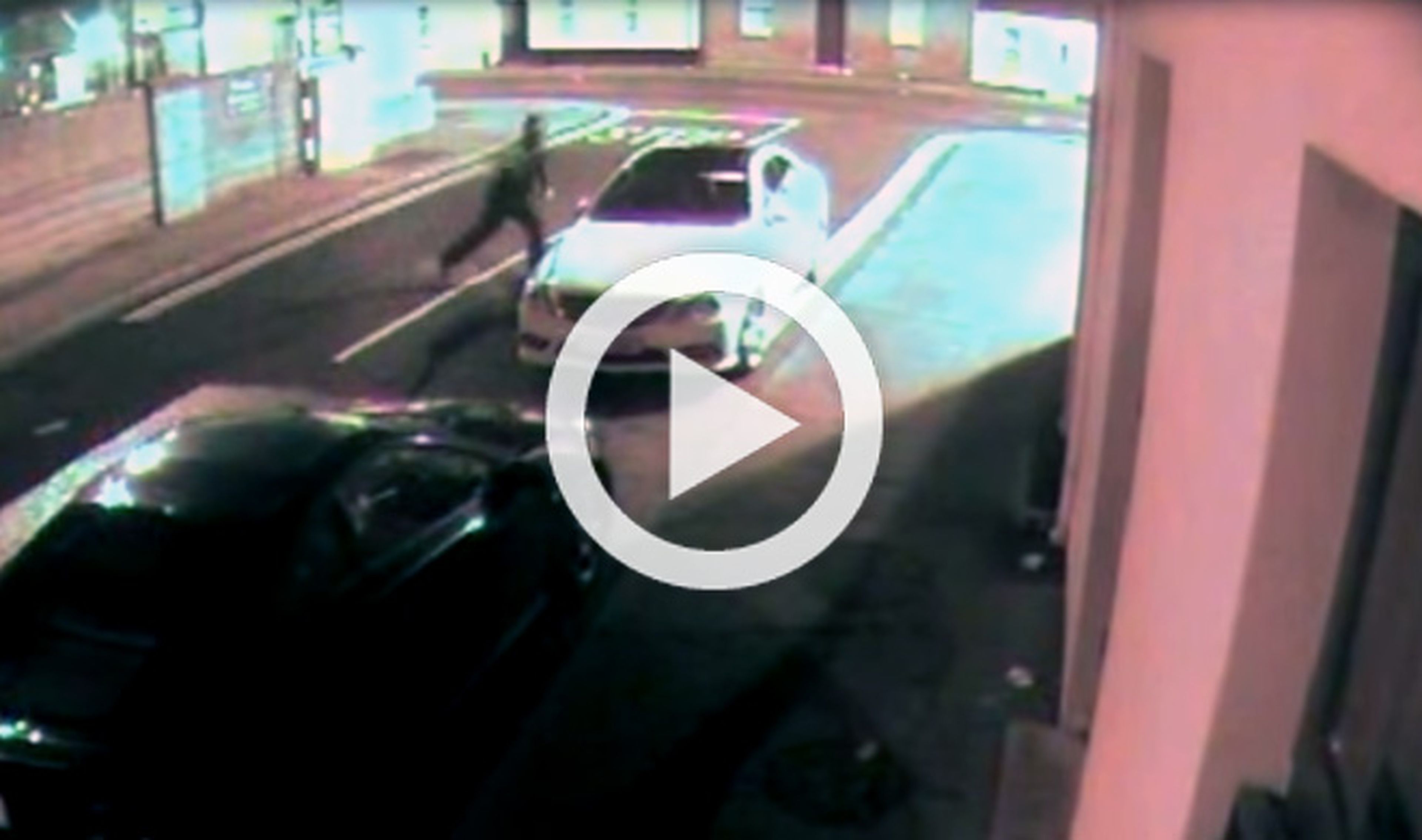 Vídeo: este ladrón intenta robar un coche con una piedra