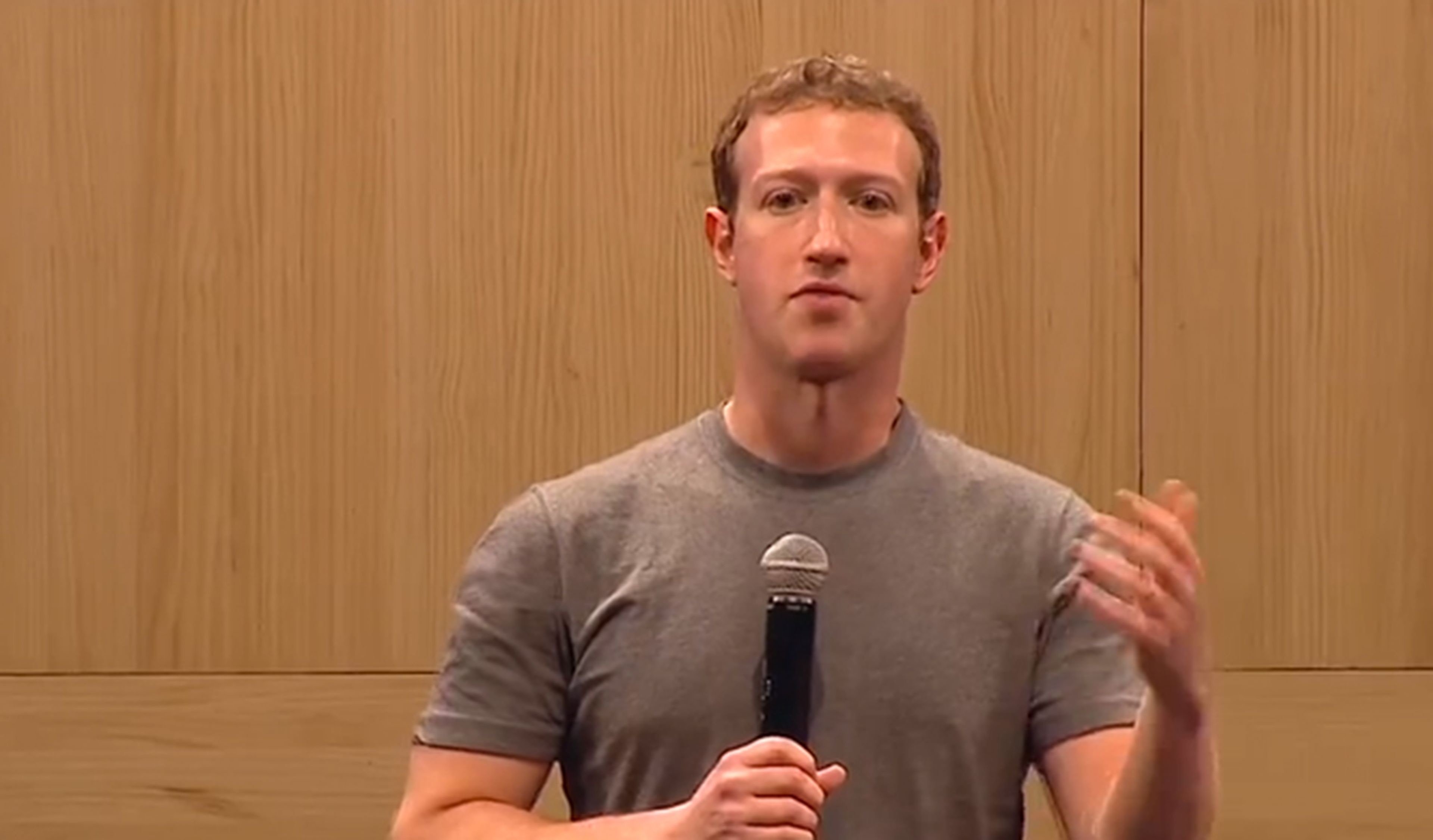 Zuckerberg rechaza la llegada del coche de Facebook