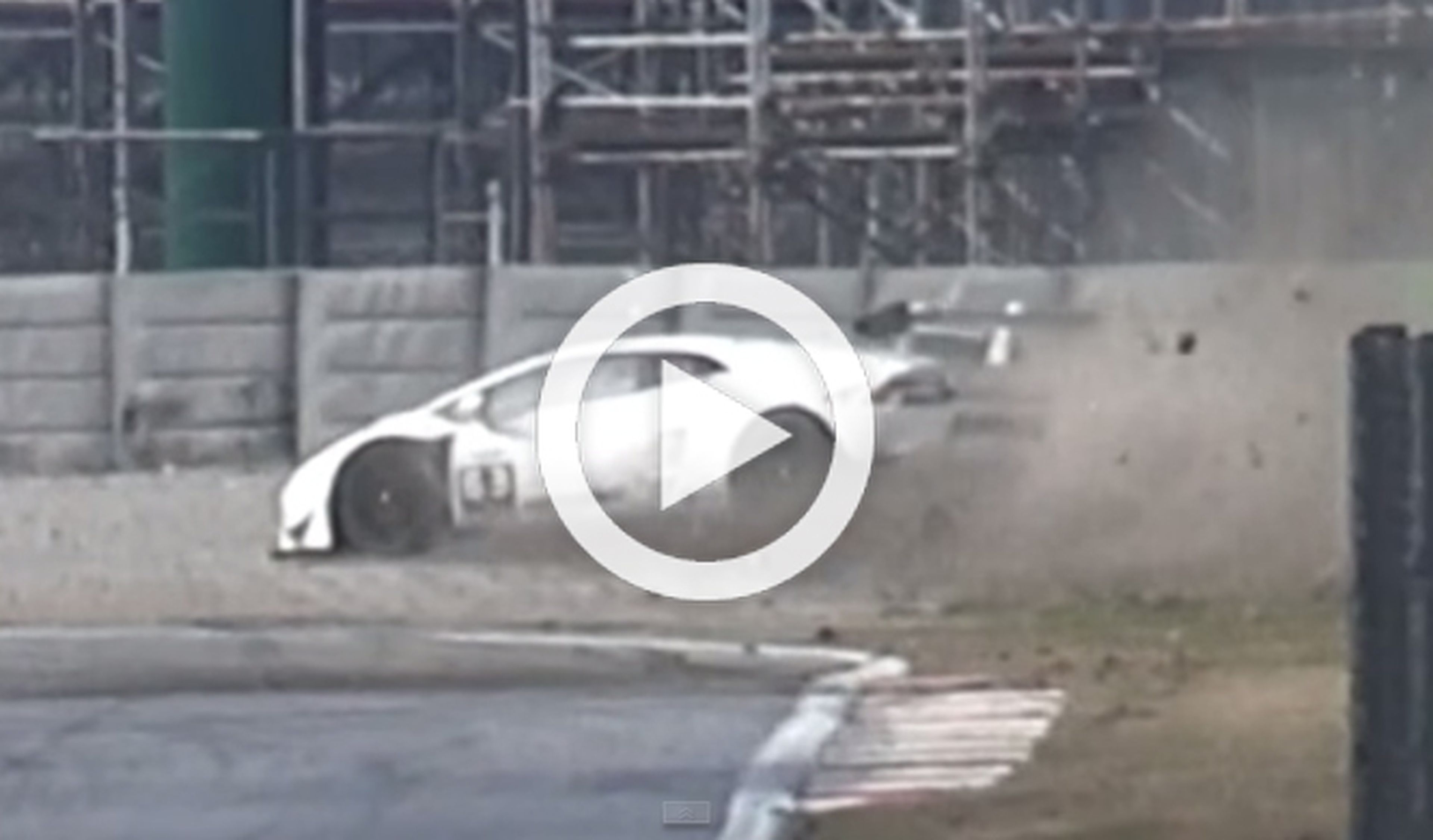 Vídeo: espectacular accidente de un Huracán Super Trofeo