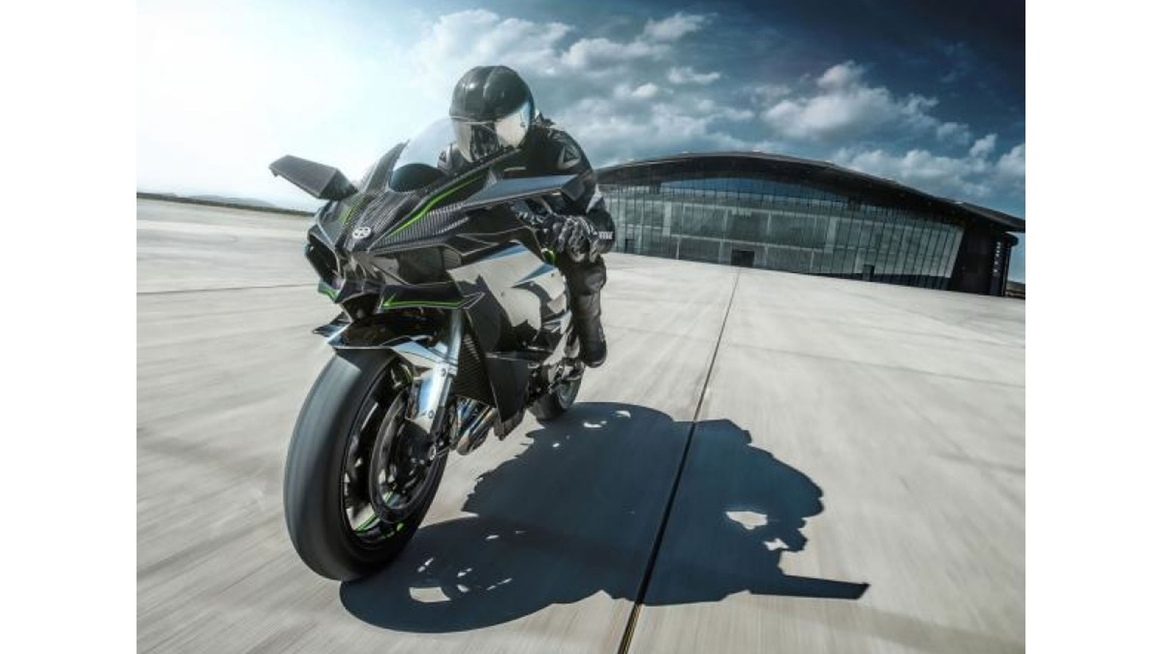 La Kawasaki H2R estará en el TT de la Isla de Man 2015