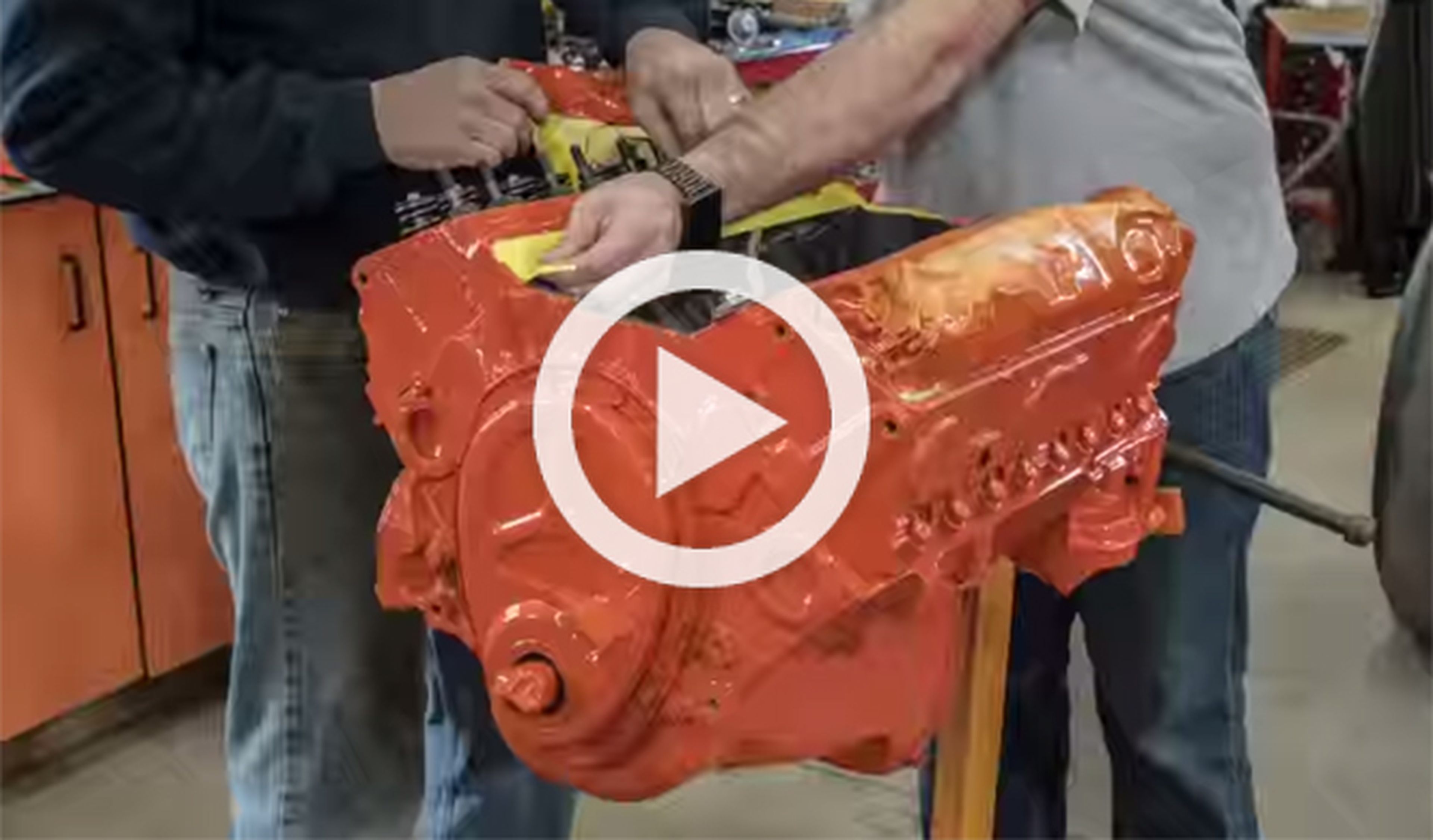 Este ‘time-lapse’ de la reparación de un motor te encantará