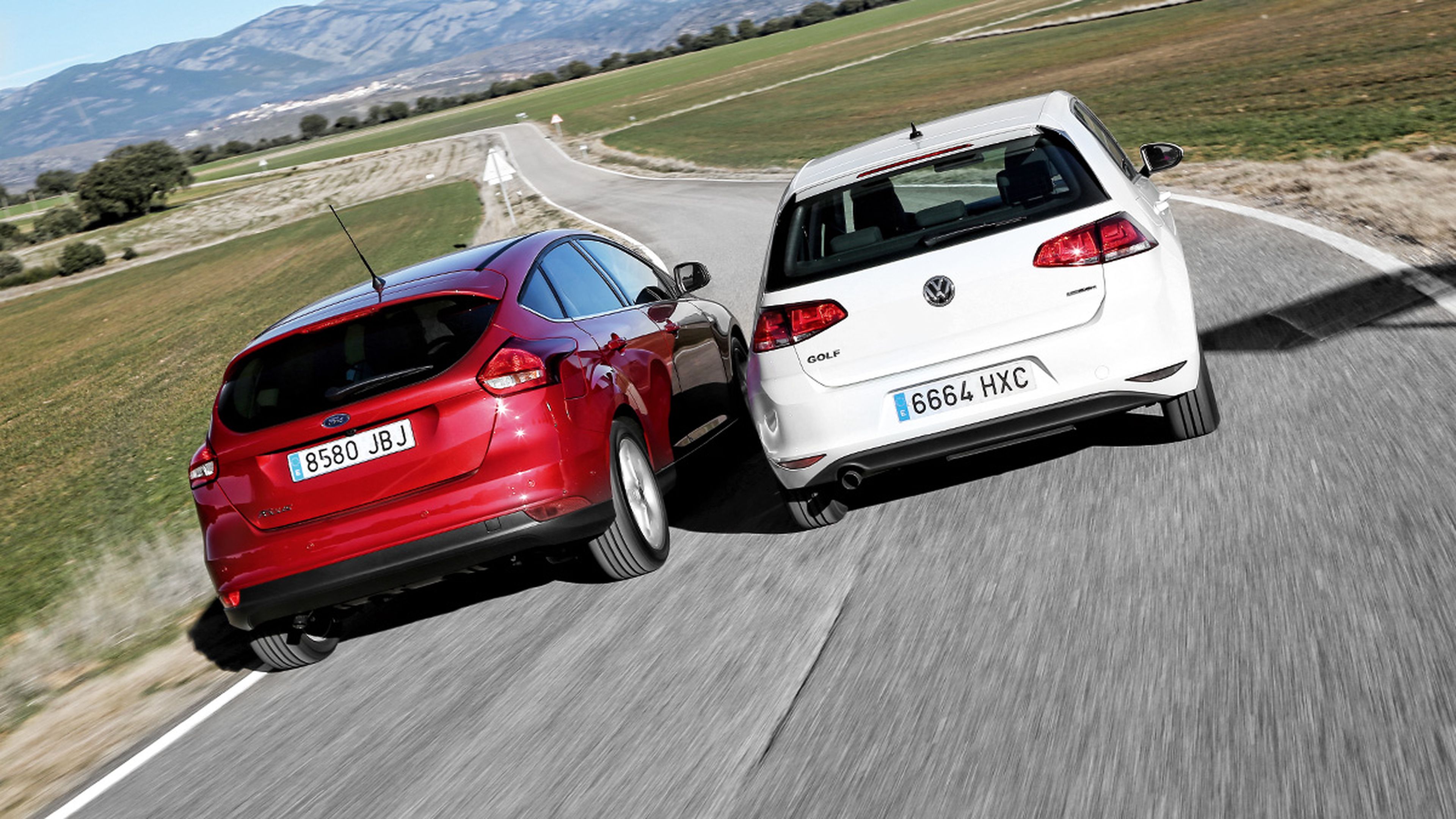 Ford Focus contra VW Golf