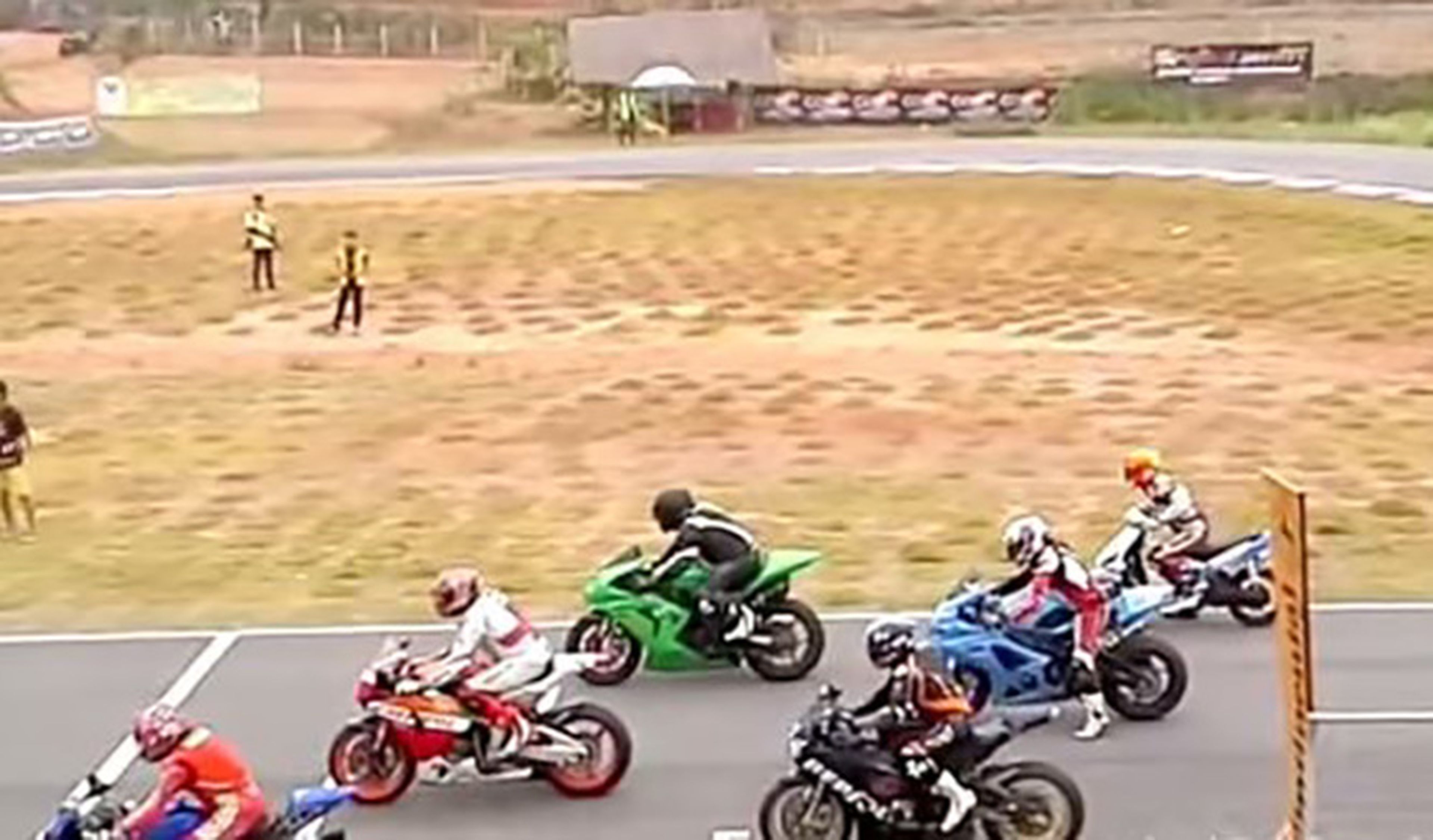 Vídeo: Scooter de 125 contra motos de 1.000 cc
