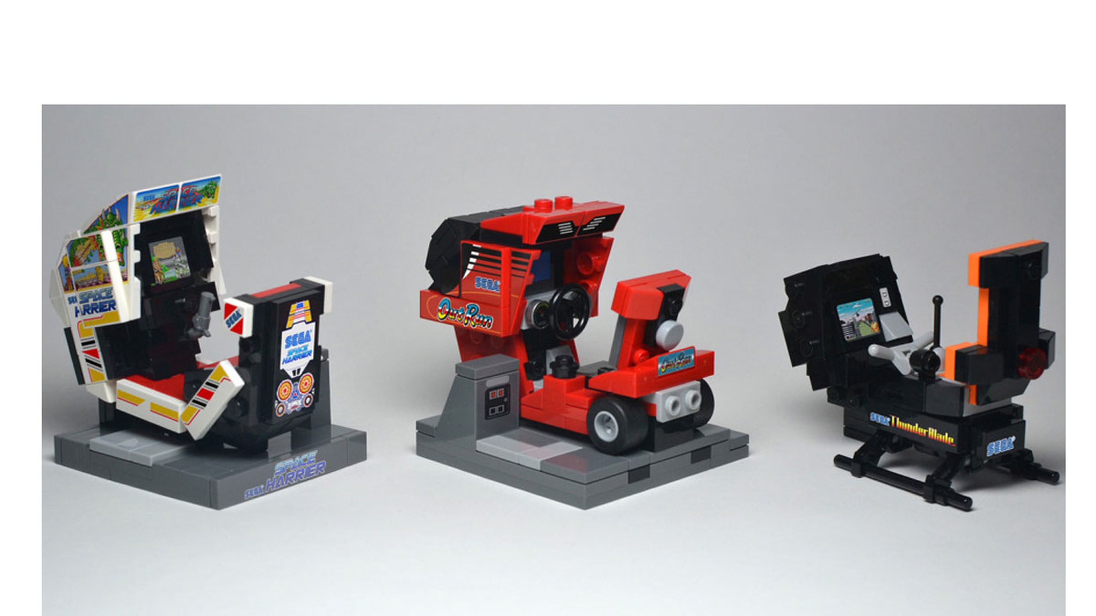 ¿Una maquina de videojuegos con volante Lego? Sí