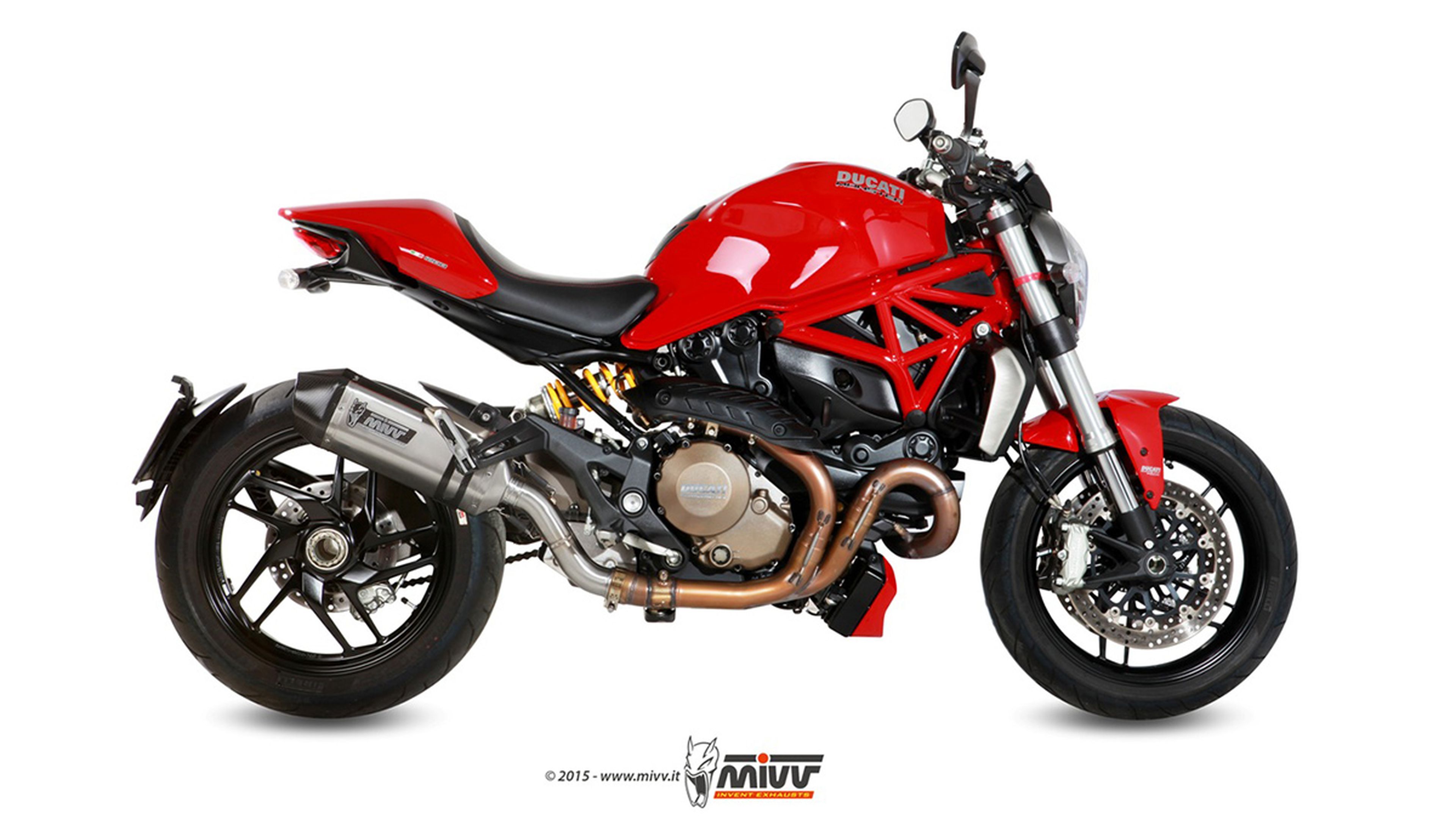 Ducati Monster 1200 con escape MIVV