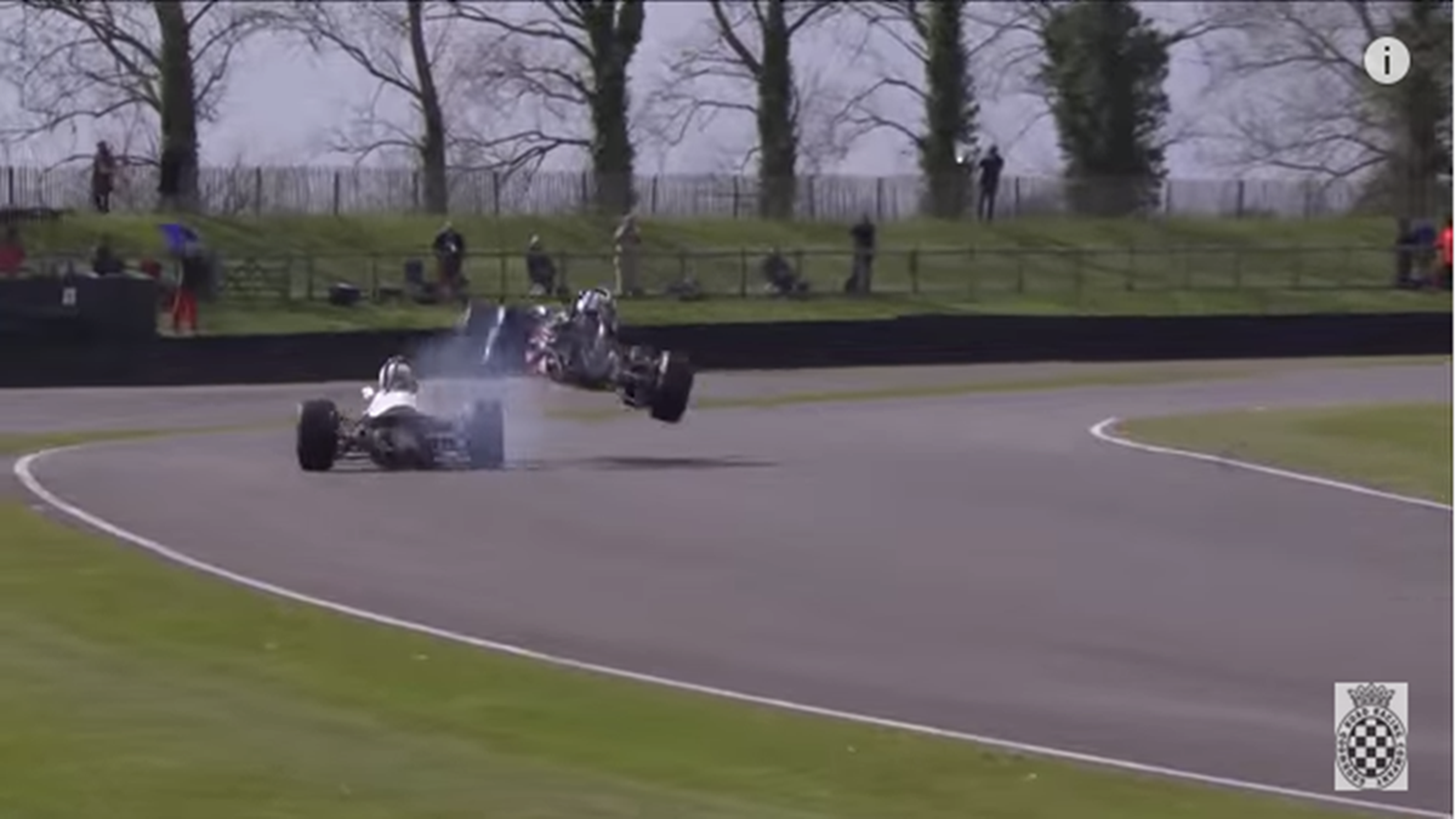 Vídeo: espectacular salto de un F1 histórico en Goodwood
