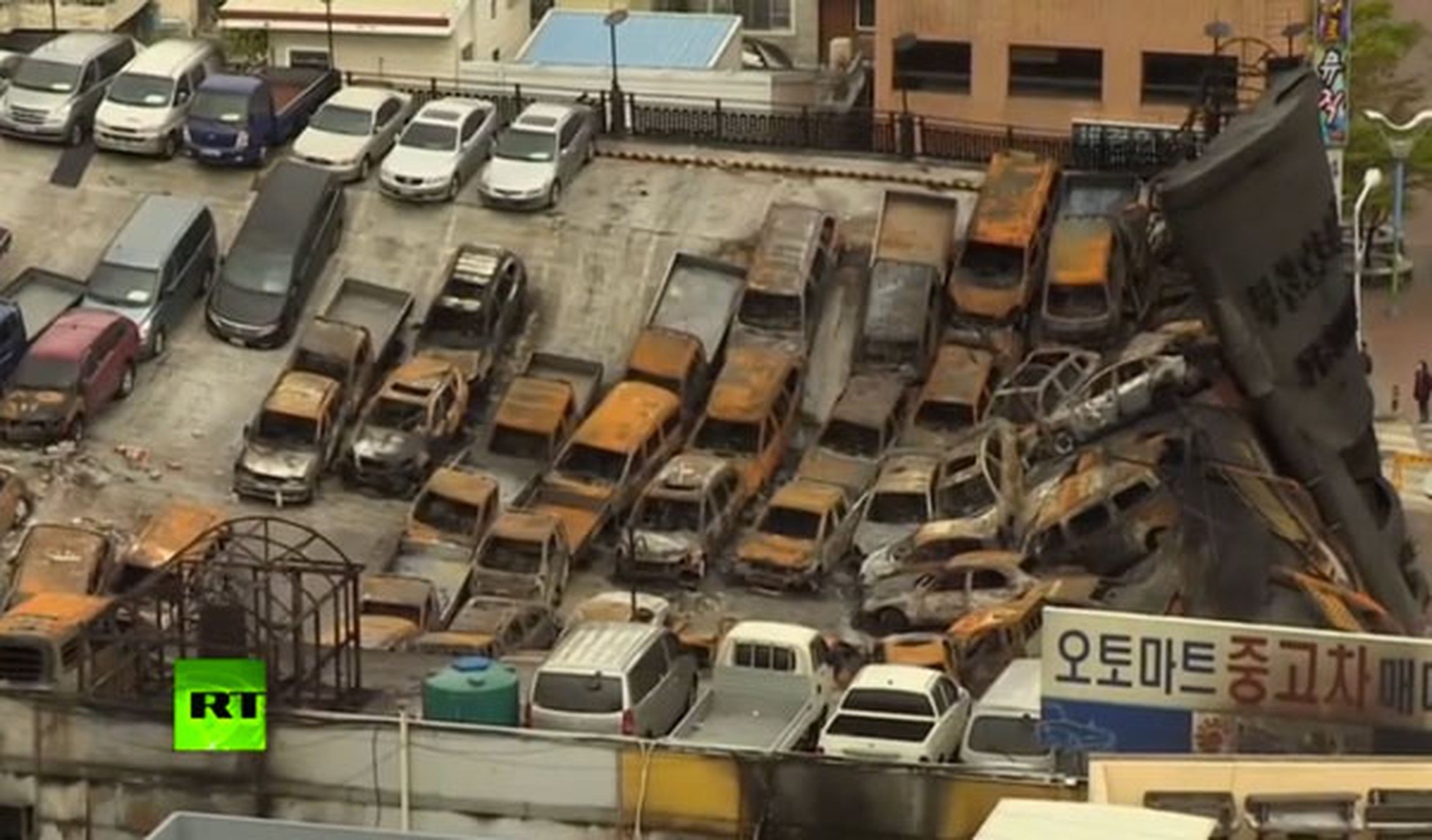Menuda masacre: 600 coches carbonizados en un incendio