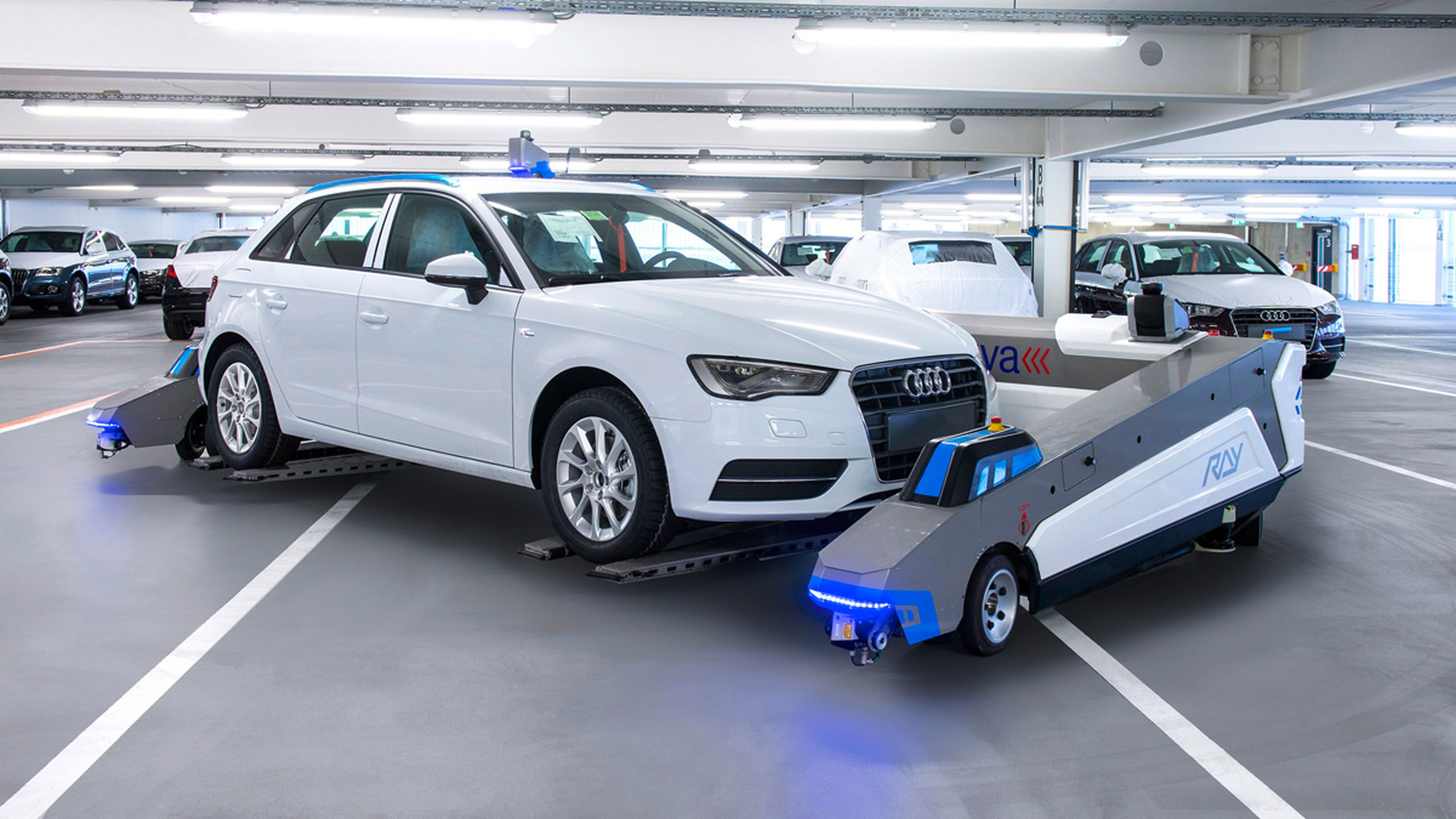 Ray, el robot que 'conduce coches' en la fábrica de Audi