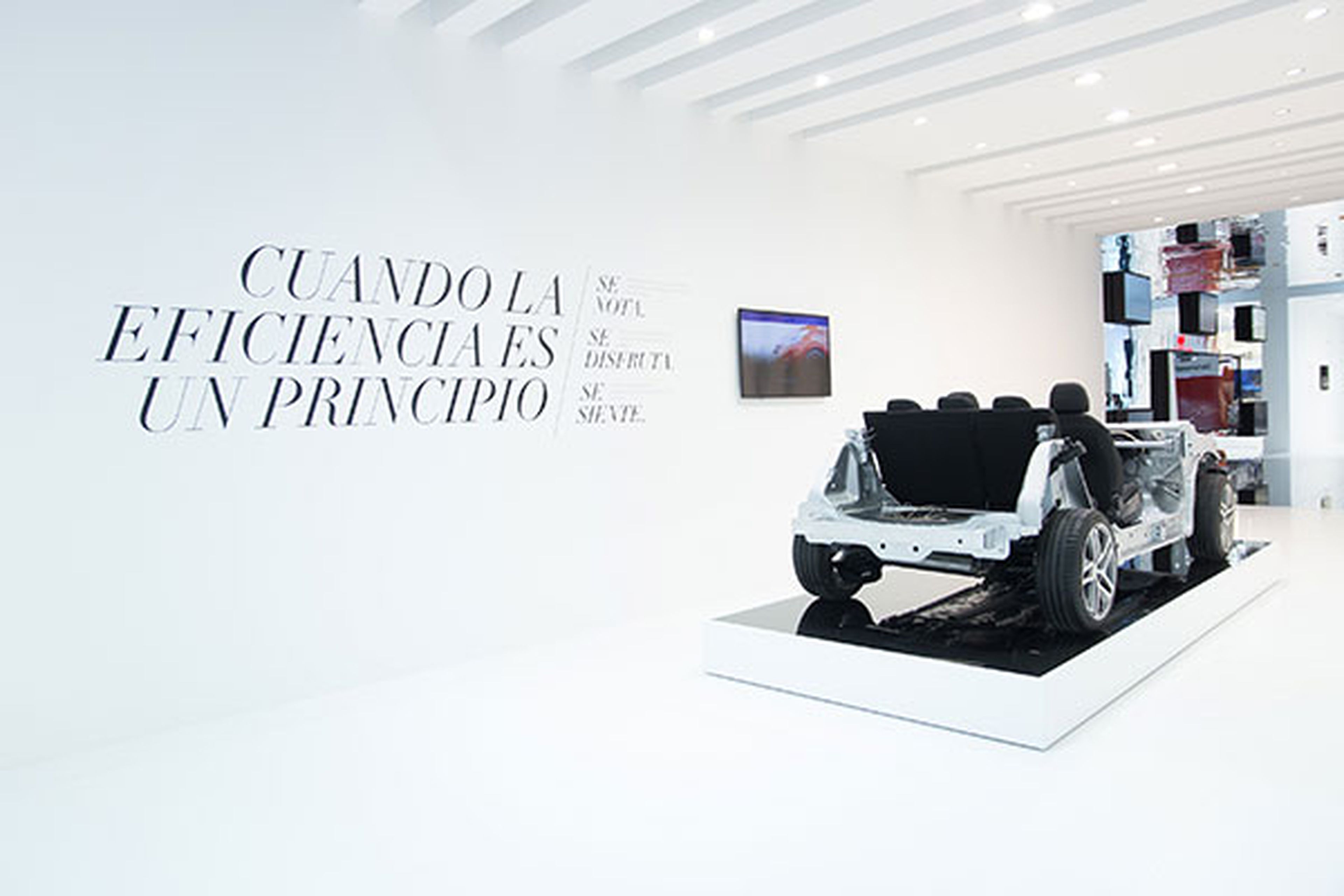 El stand de Peugeot, Citroën y DS apuesta por las tecnologías y la conectividad