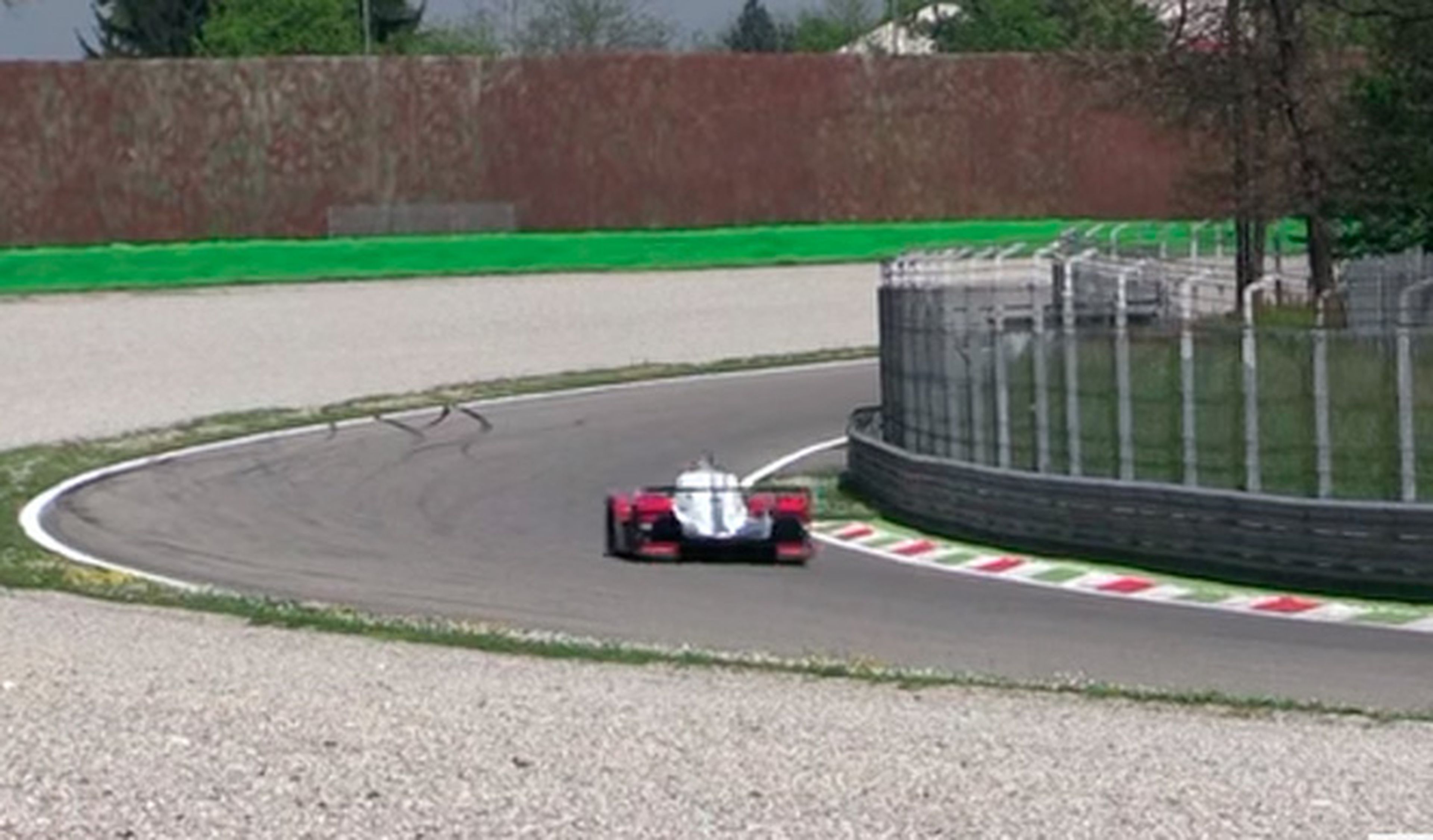 Vídeo: el Audi R18 e-tron 2015, a 330 km/h por Monza