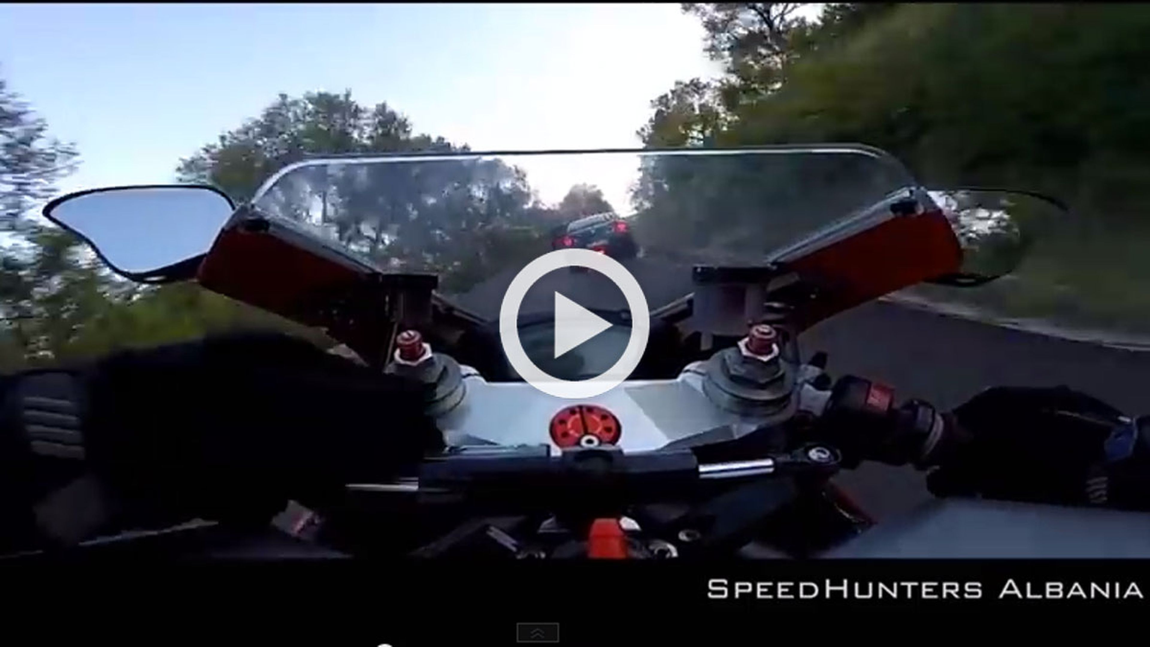 Vídeo: Nissan GT-R vs. Ducati 484 EVO