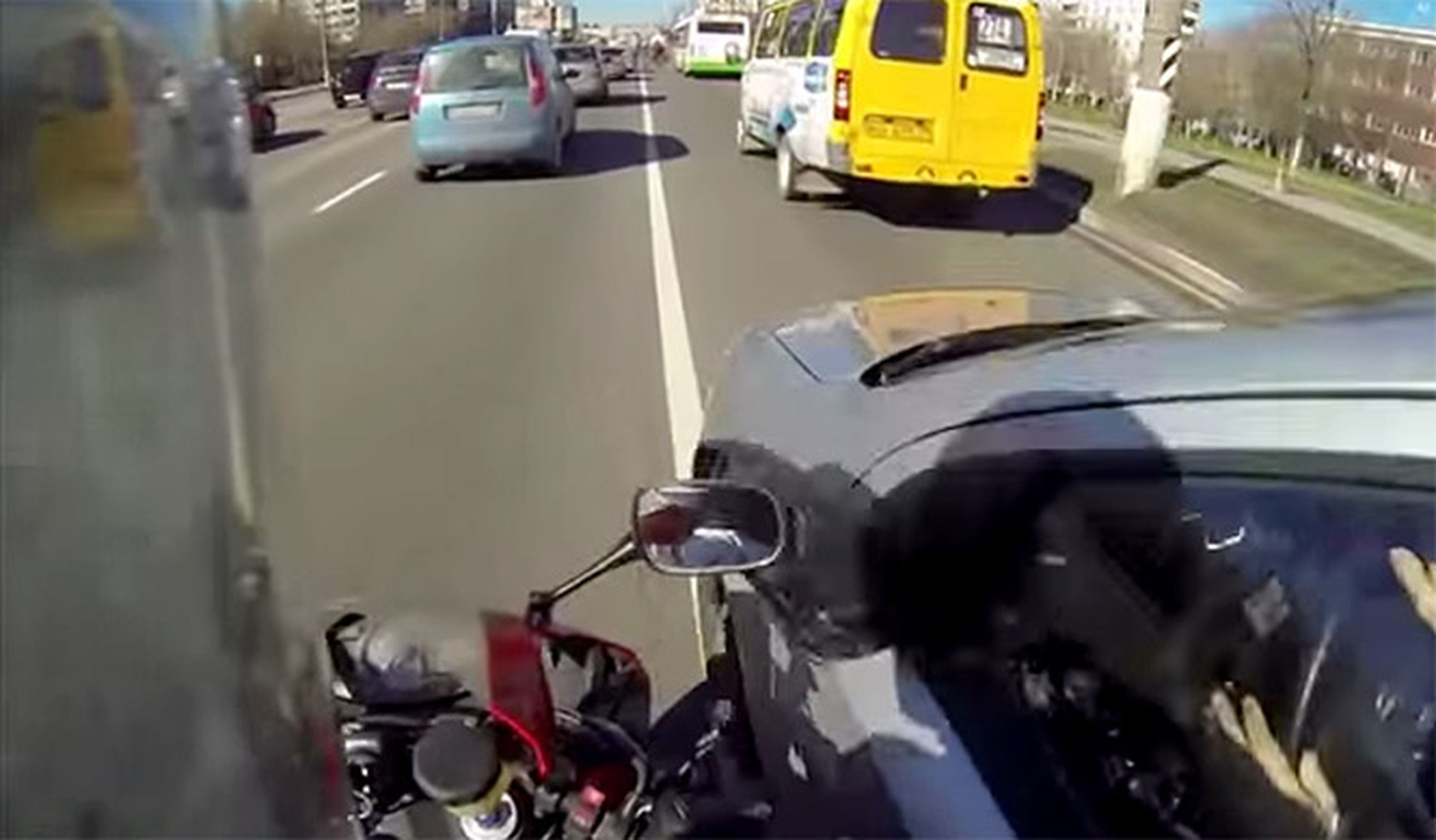 Vídeo: 50 sustos en moto que no acaban en accidente