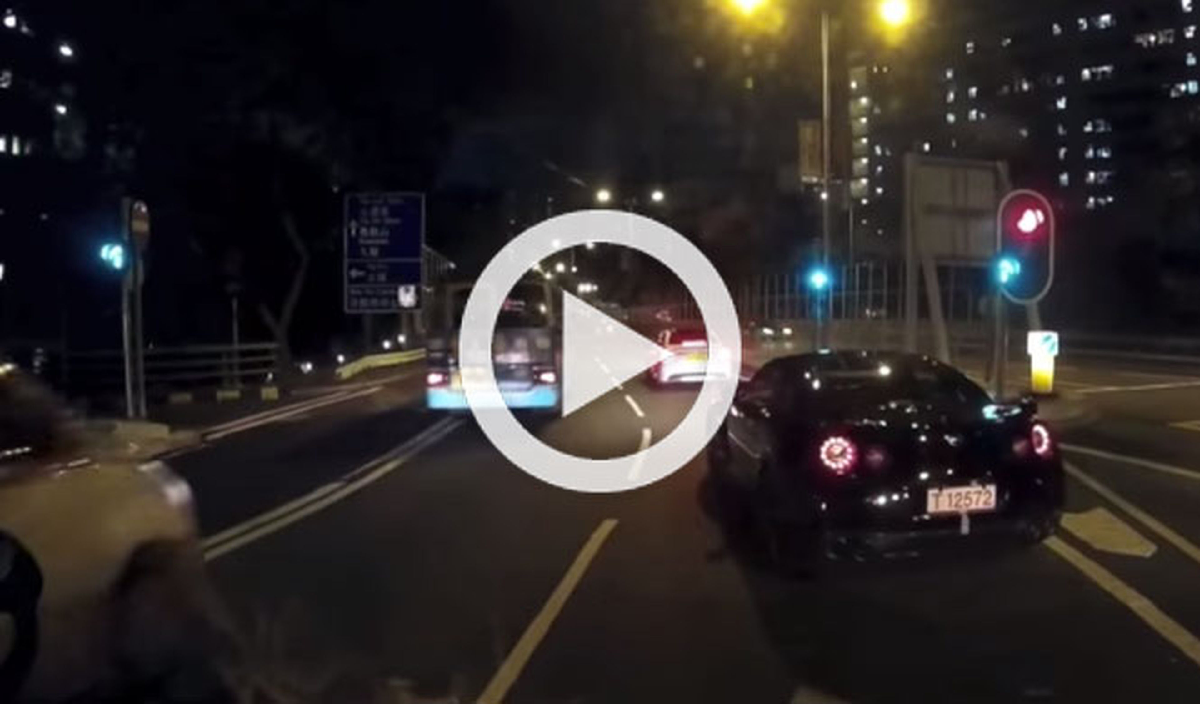 Nissan GT-R, carreras urbanas y Hong Kong, imagina…