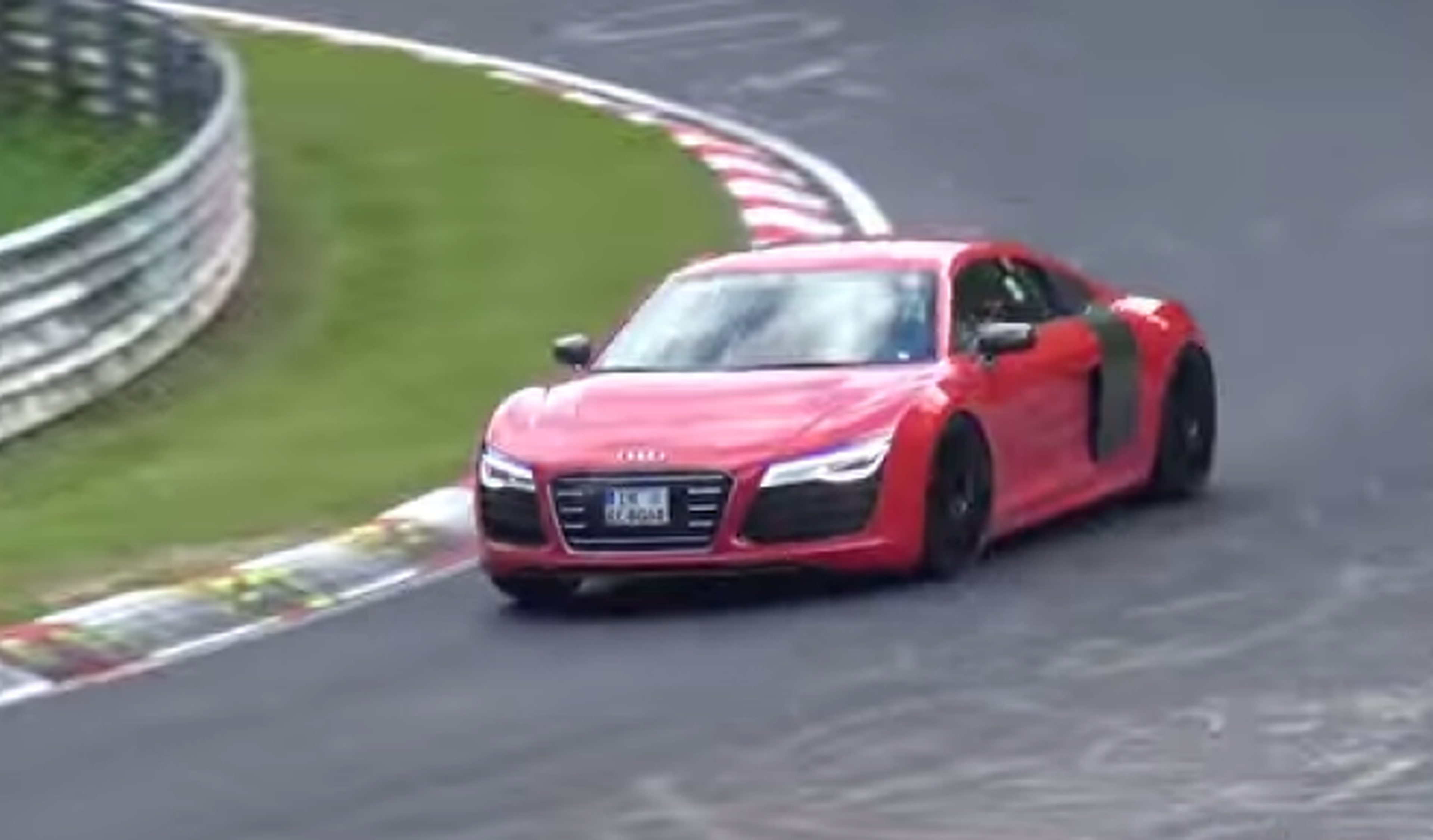 Vídeo: prototipo del Audi R8 e-tron, a fondo en Nürburgring