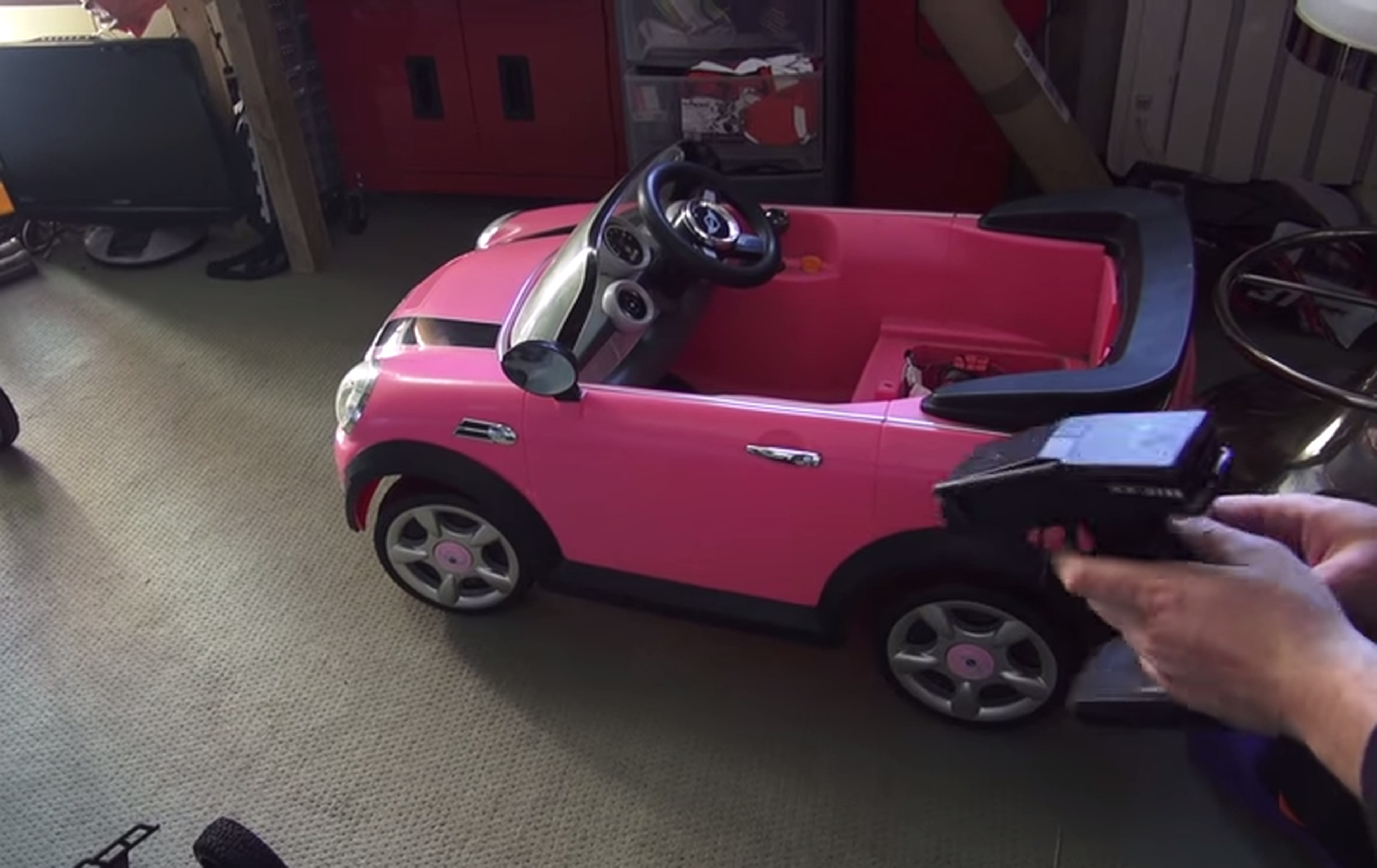 Vídeo: aumenta la potencia de un Mini Cooper de juguete