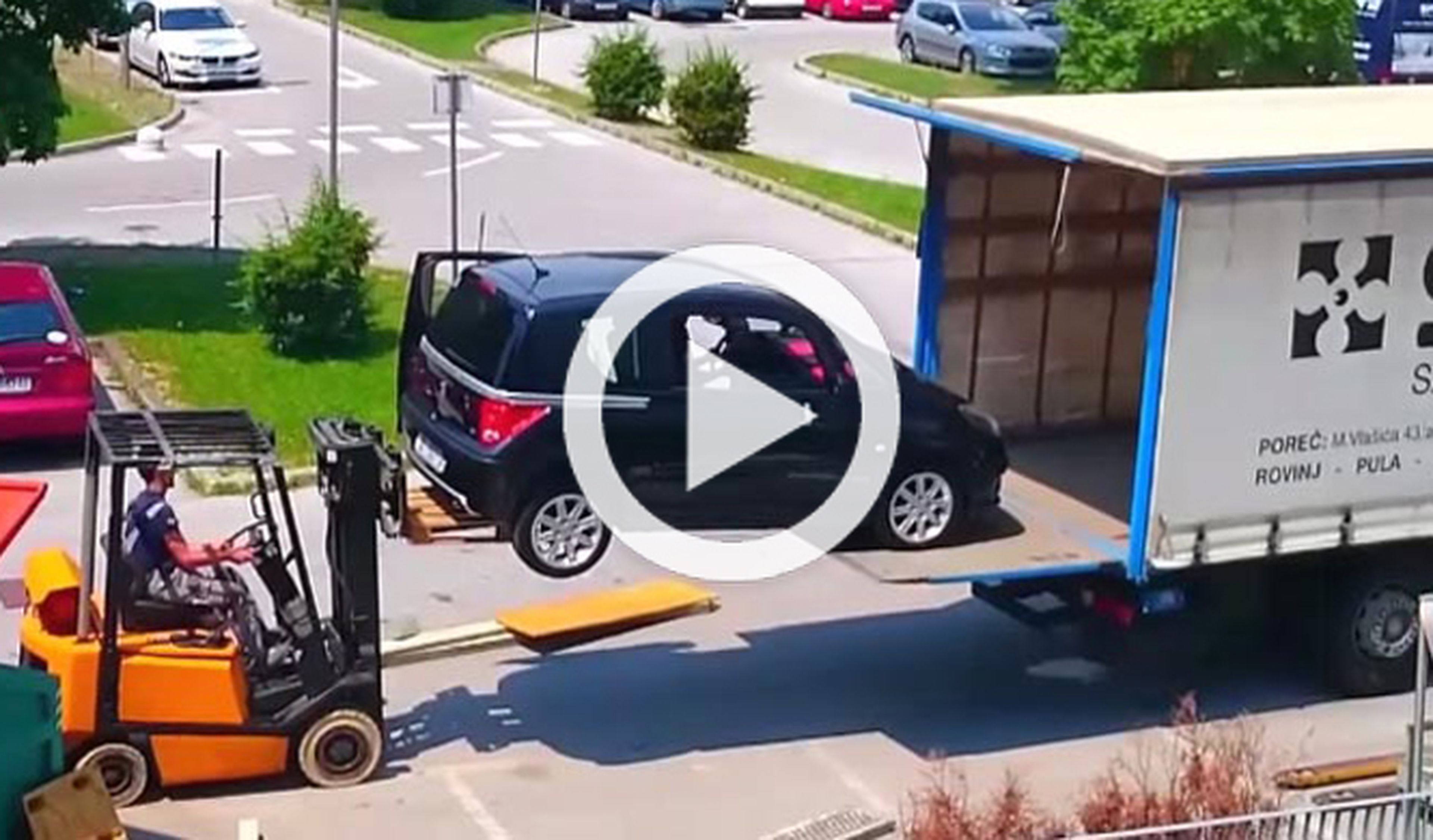 ¿La mejor forma de cargar un coche a un camión?