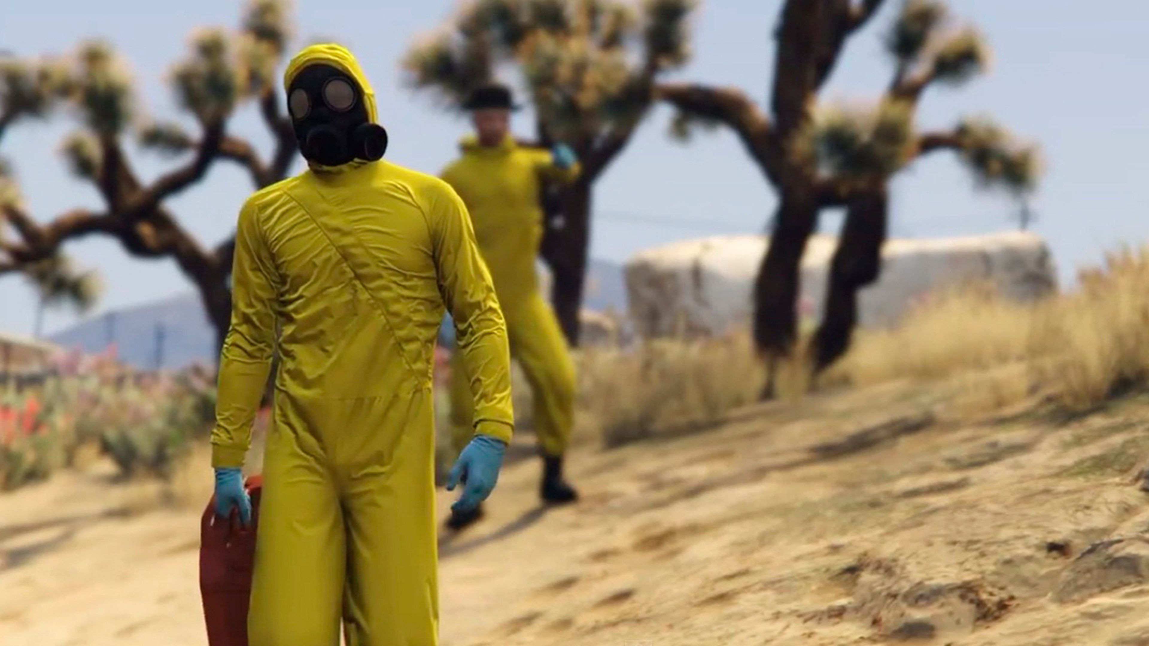 Protagonistas de Breaking Bad con monos amarillos en GTA V