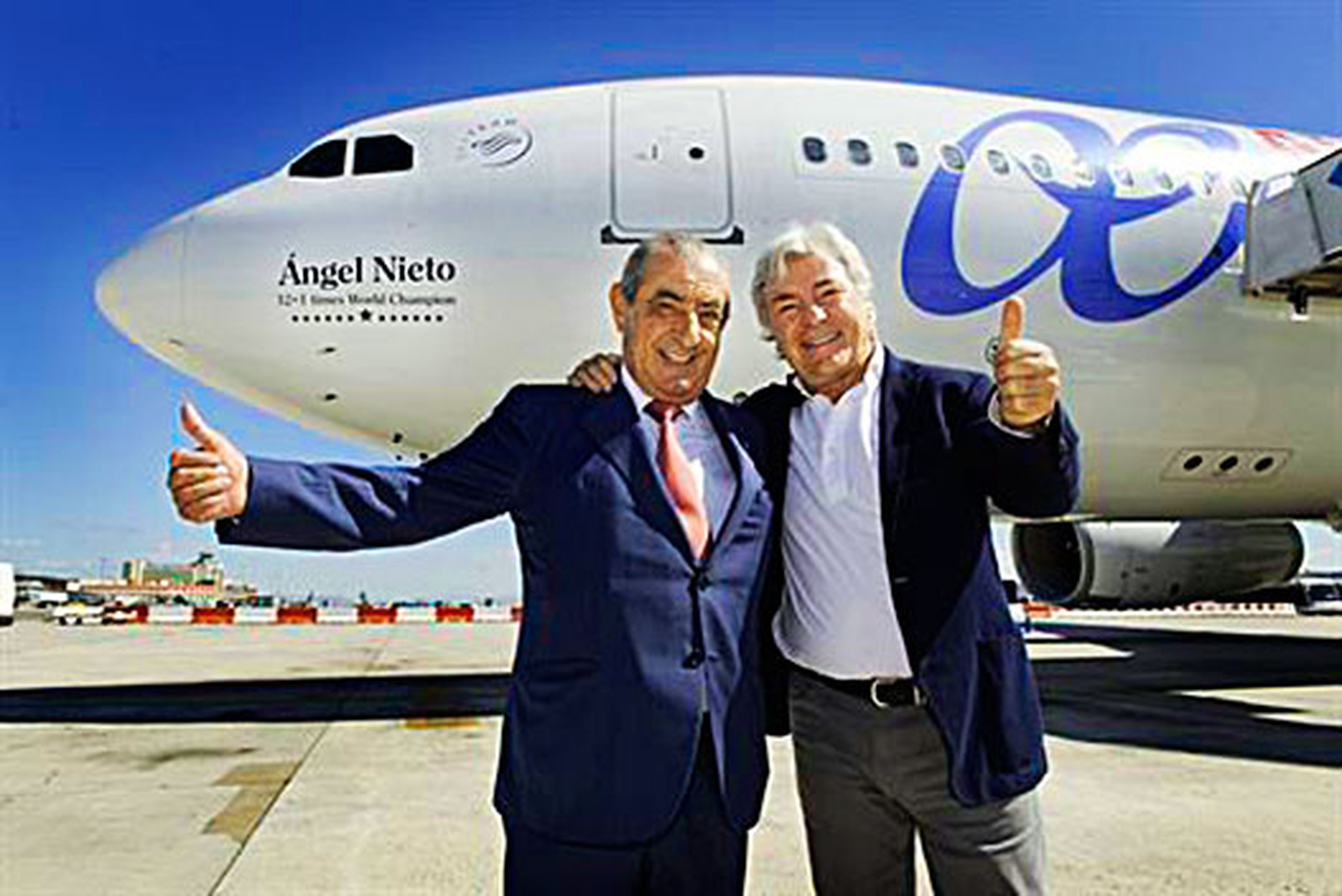 Dedican un Airbus 330 de Air Europa a Angel Nieto