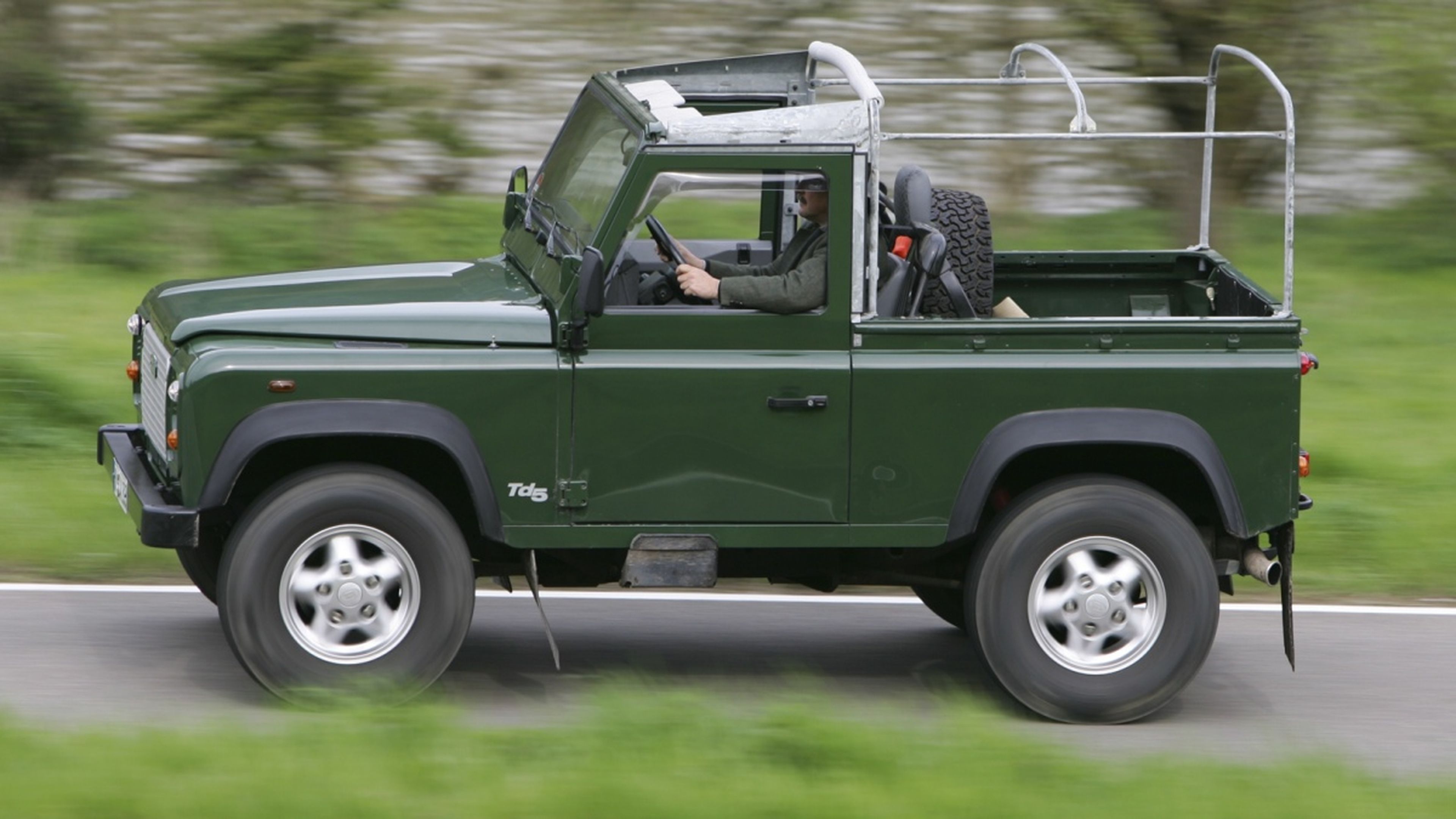Fotos de Land Rover Defender 90 Softop